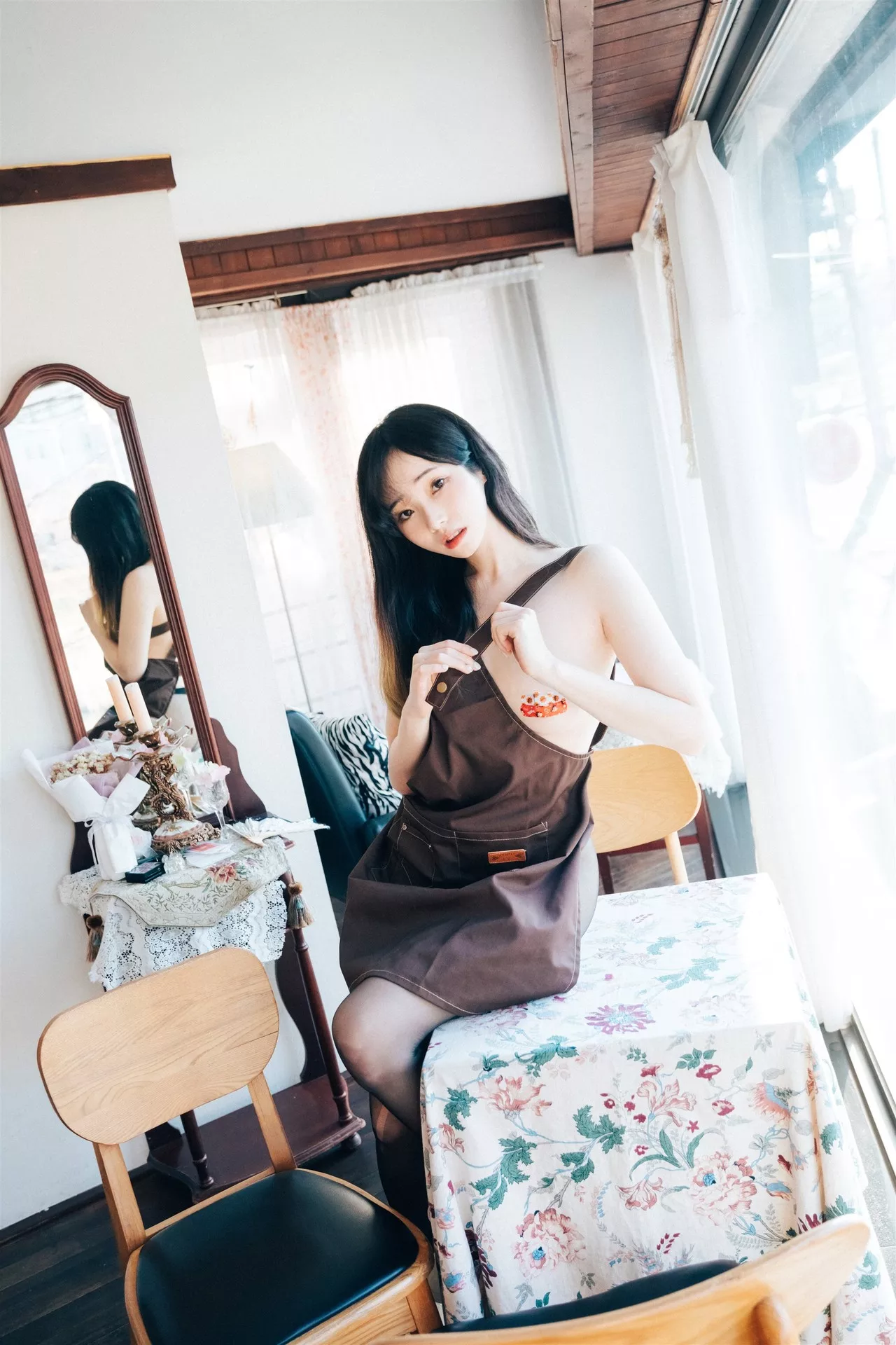 淫惰少女 美女 南韩 南韩 Bambi【Loozy Alba Cafe 全集修正 美女 写真 写真】