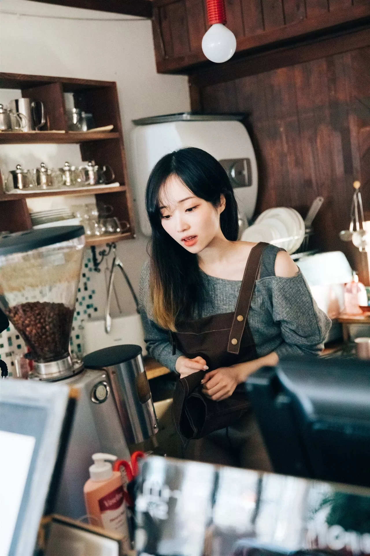 淫惰少女 美女 南韩 南韩 Bambi【Loozy Alba Cafe 全集修正 美女 写真 写真】
