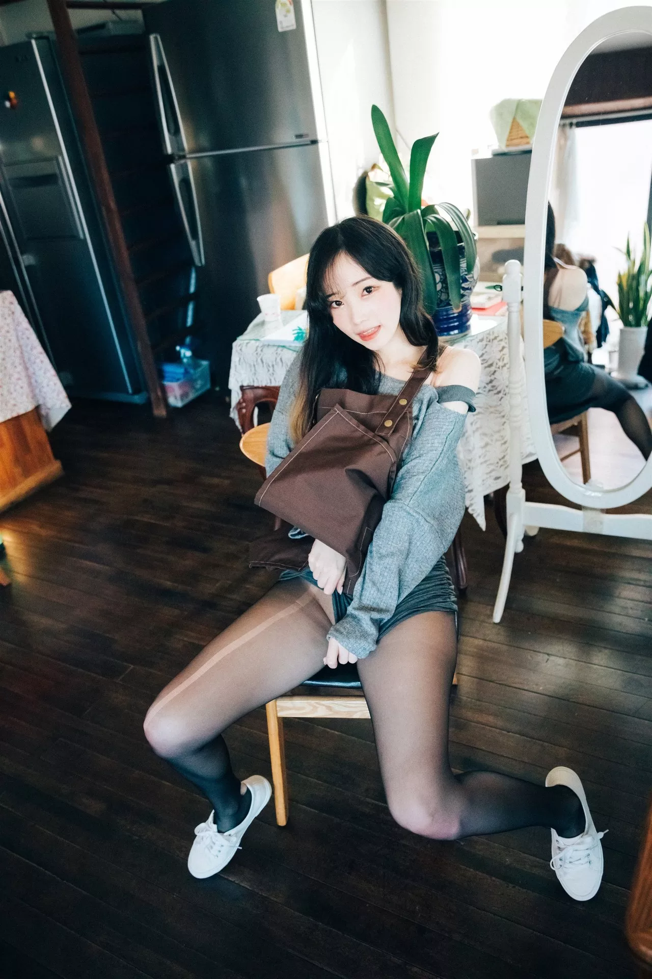 淫惰少女 美女 南韩 南韩 Bambi【Loozy Alba Cafe 全集修正 美女 写真 写真】