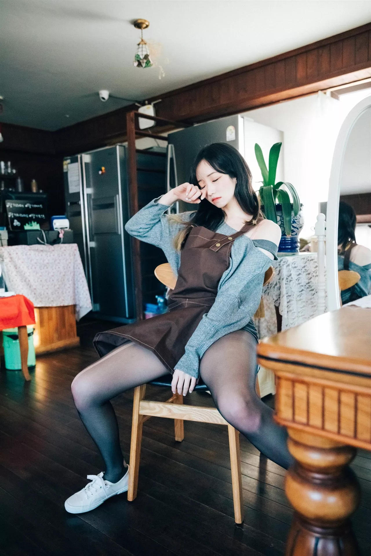 淫惰少女 美女 南韩 南韩 Bambi【Loozy Alba Cafe 全集修正 美女 写真 写真】