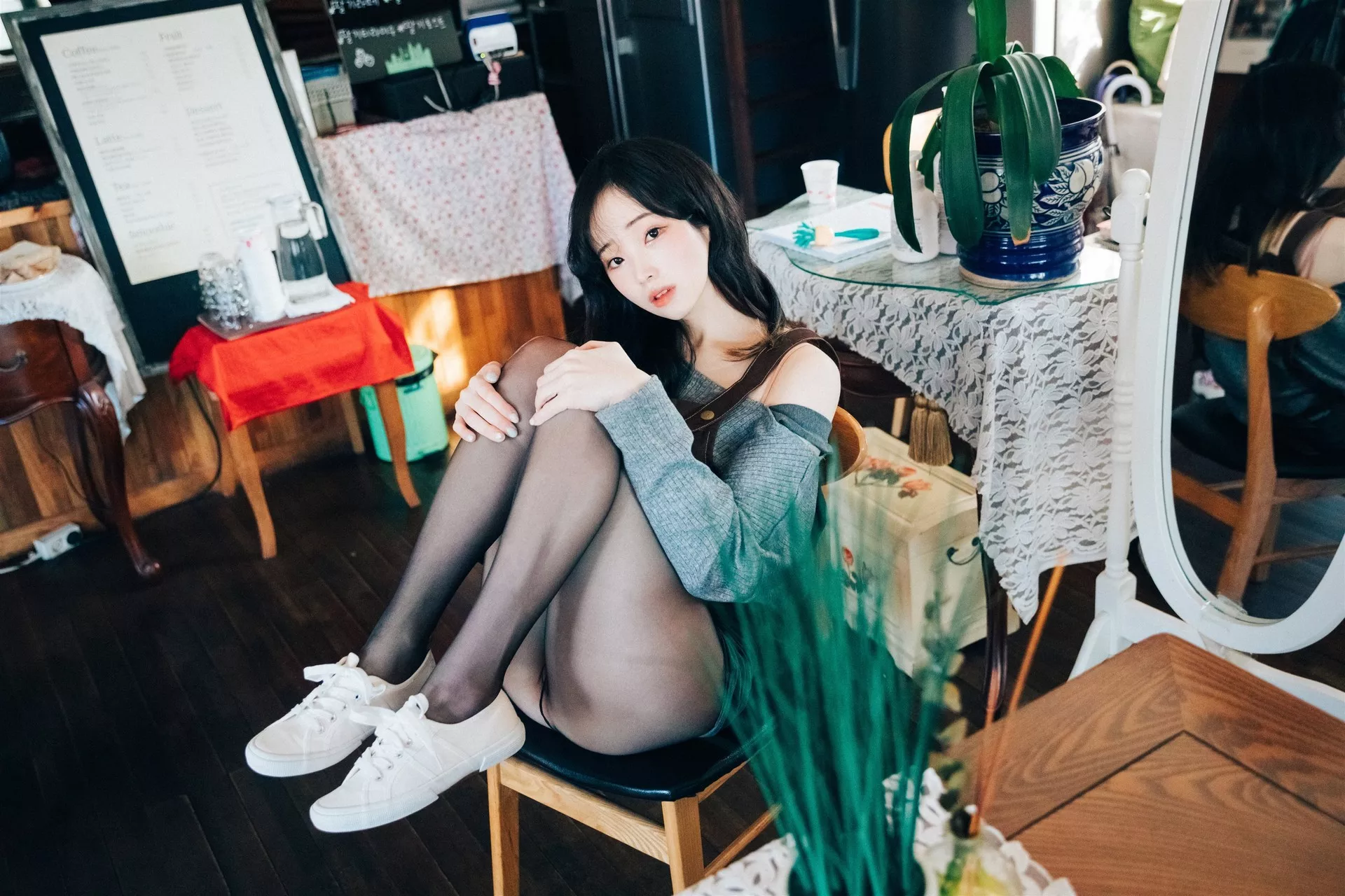 淫惰少女 美女 南韩 南韩 Bambi【Loozy Alba Cafe 全集修正 美女 写真 写真】