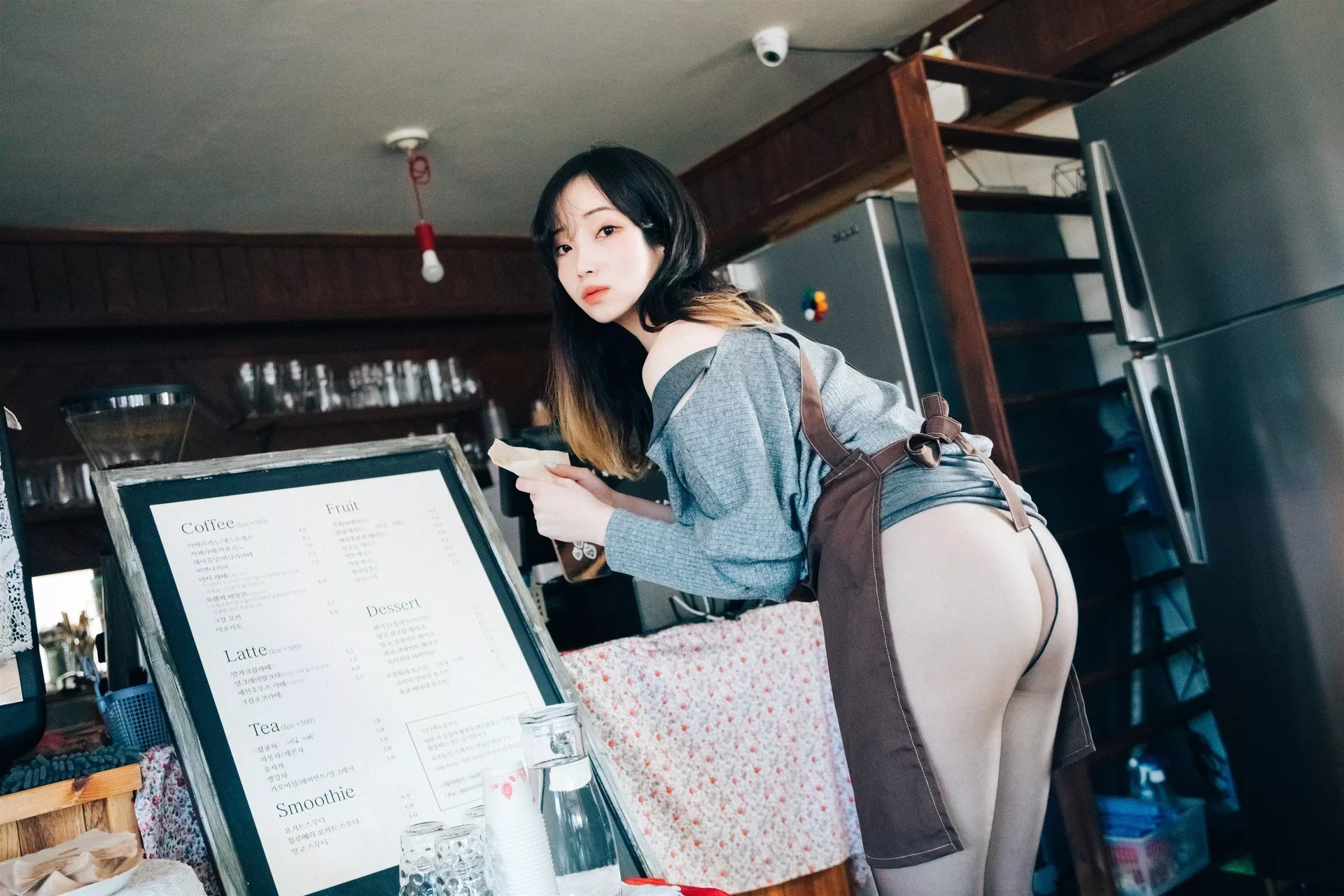 淫惰少女 美女 南韩 南韩 Bambi【Loozy Alba Cafe 全集修正 美女 写真 写真】