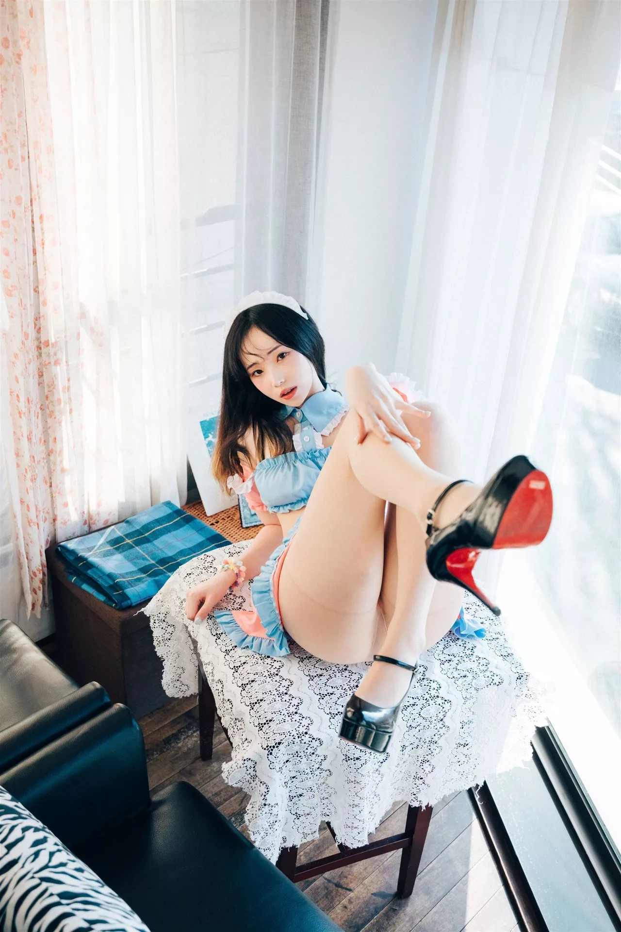 淫惰少女 美女 南韩 南韩 Bambi【Loozy Alba Cafe 全集修正 美女 写真 写真】