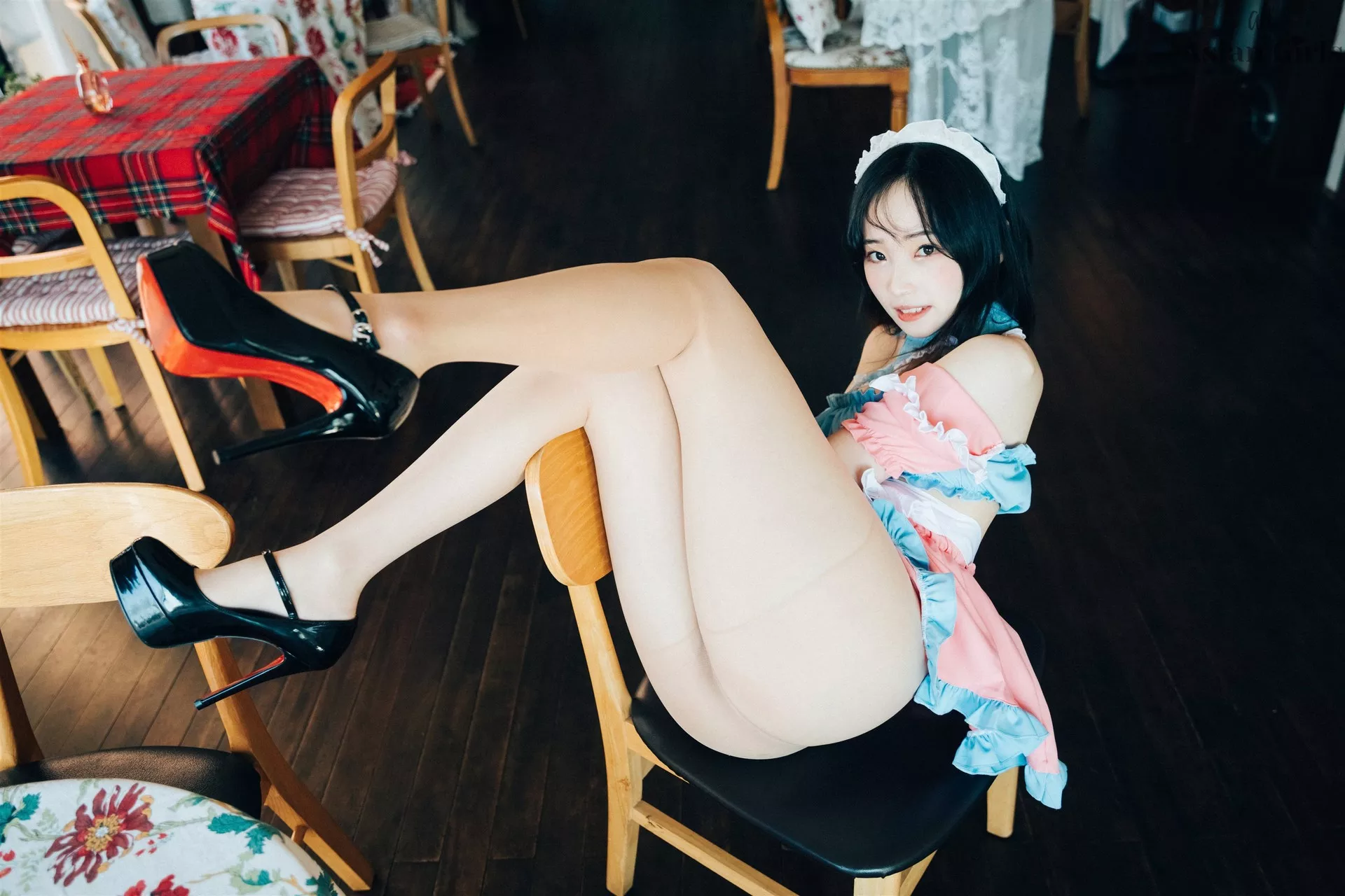 淫惰少女 美女 南韩 南韩 Bambi【Loozy Alba Cafe 全集修正 美女 写真 写真】