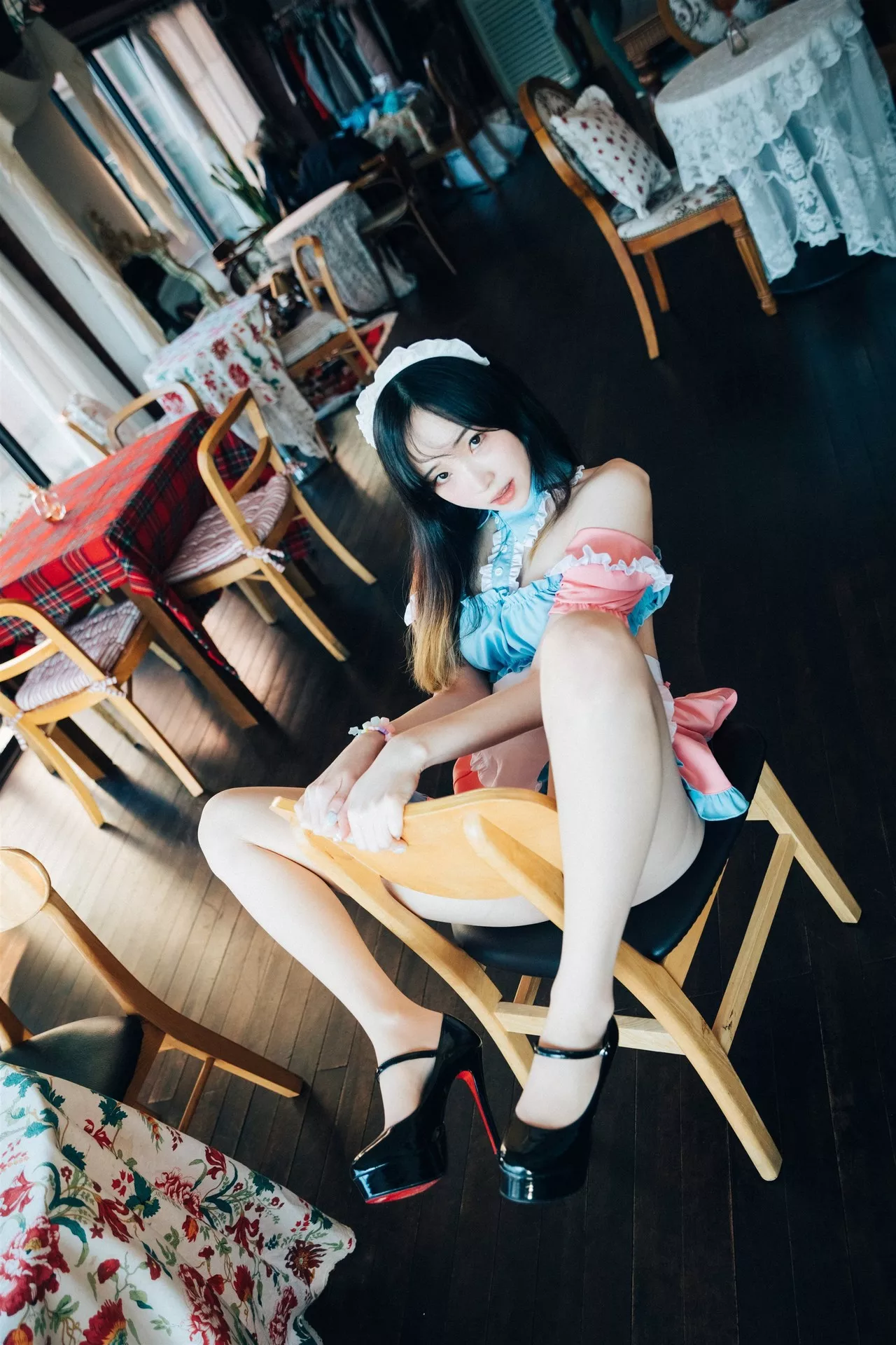 淫惰少女 美女 南韩 南韩 Bambi【Loozy Alba Cafe 全集修正 美女 写真 写真】