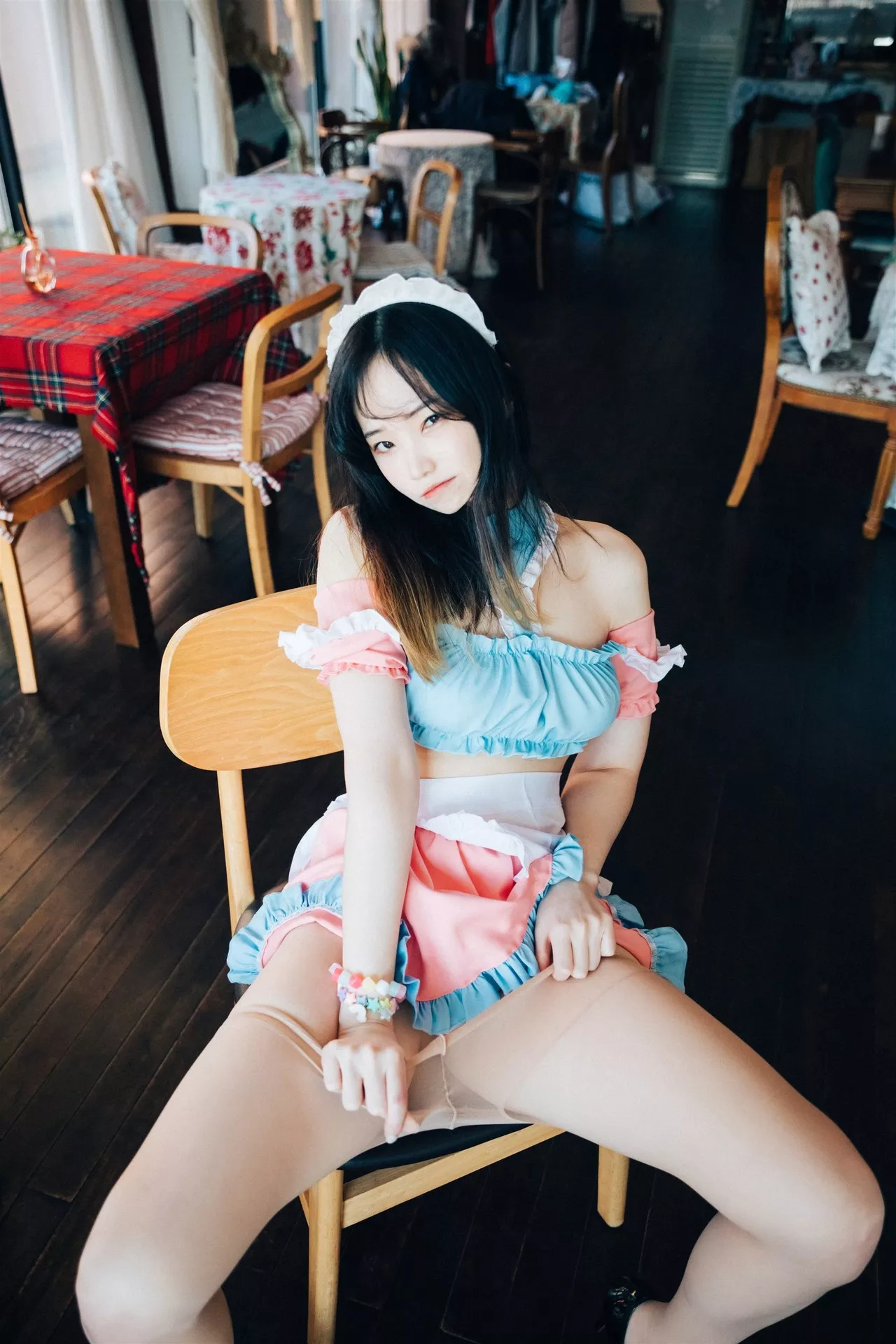 淫惰少女 美女 南韩 南韩 Bambi【Loozy Alba Cafe 全集修正 美女 写真 写真】