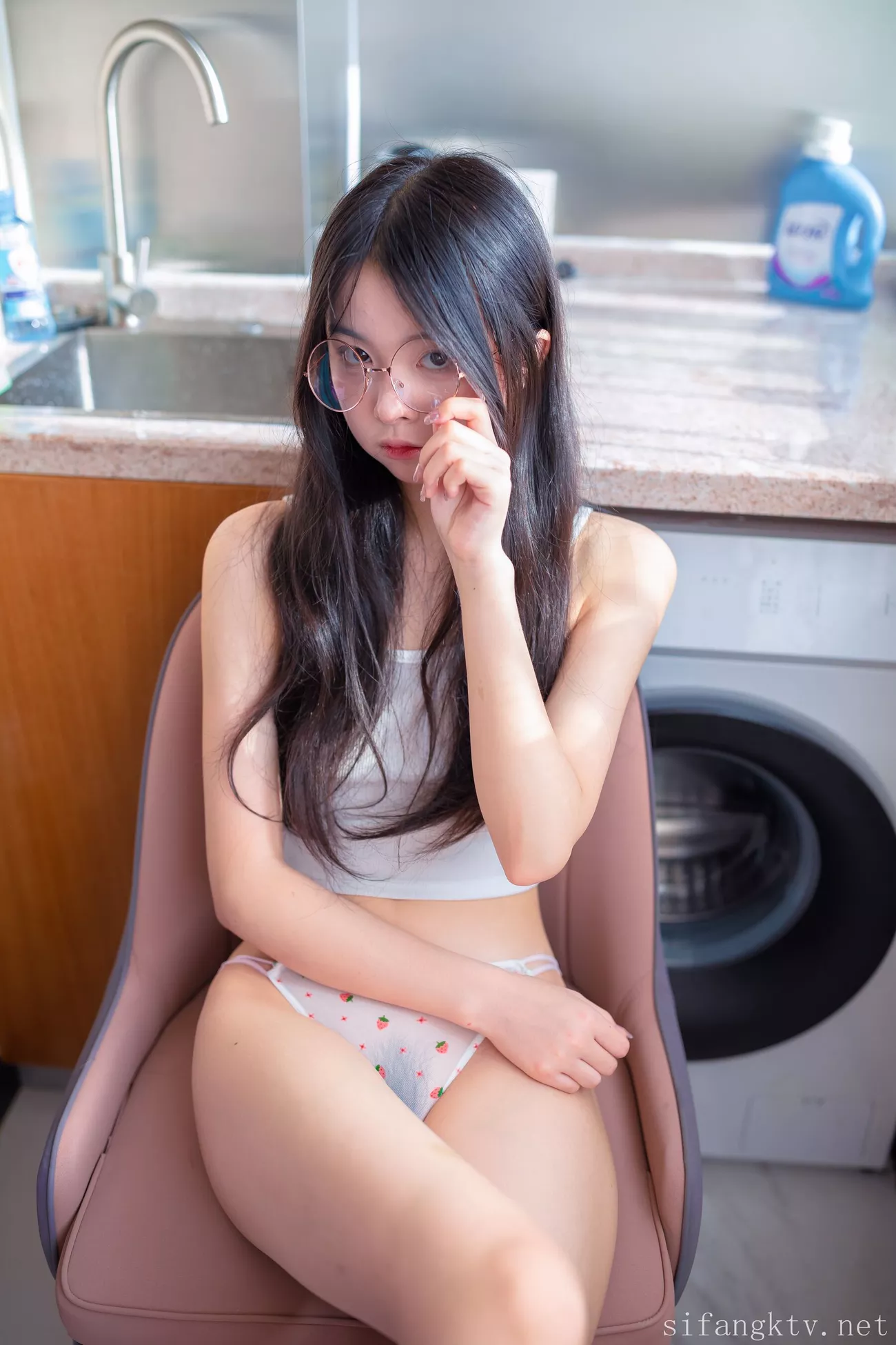 优秀摄影组图 《无色�瓤恪� 林书辞