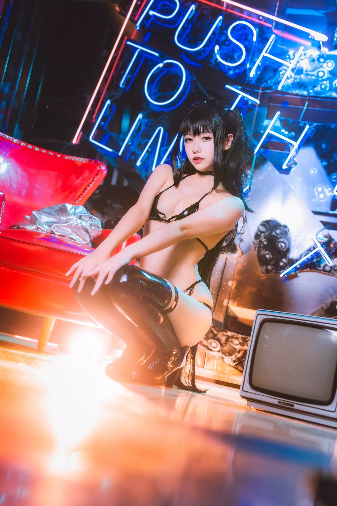 恶魔 ko 佳人 打歌服 碧蓝航线 葵葵】 Taihou 福报 Cosplay 【Momo