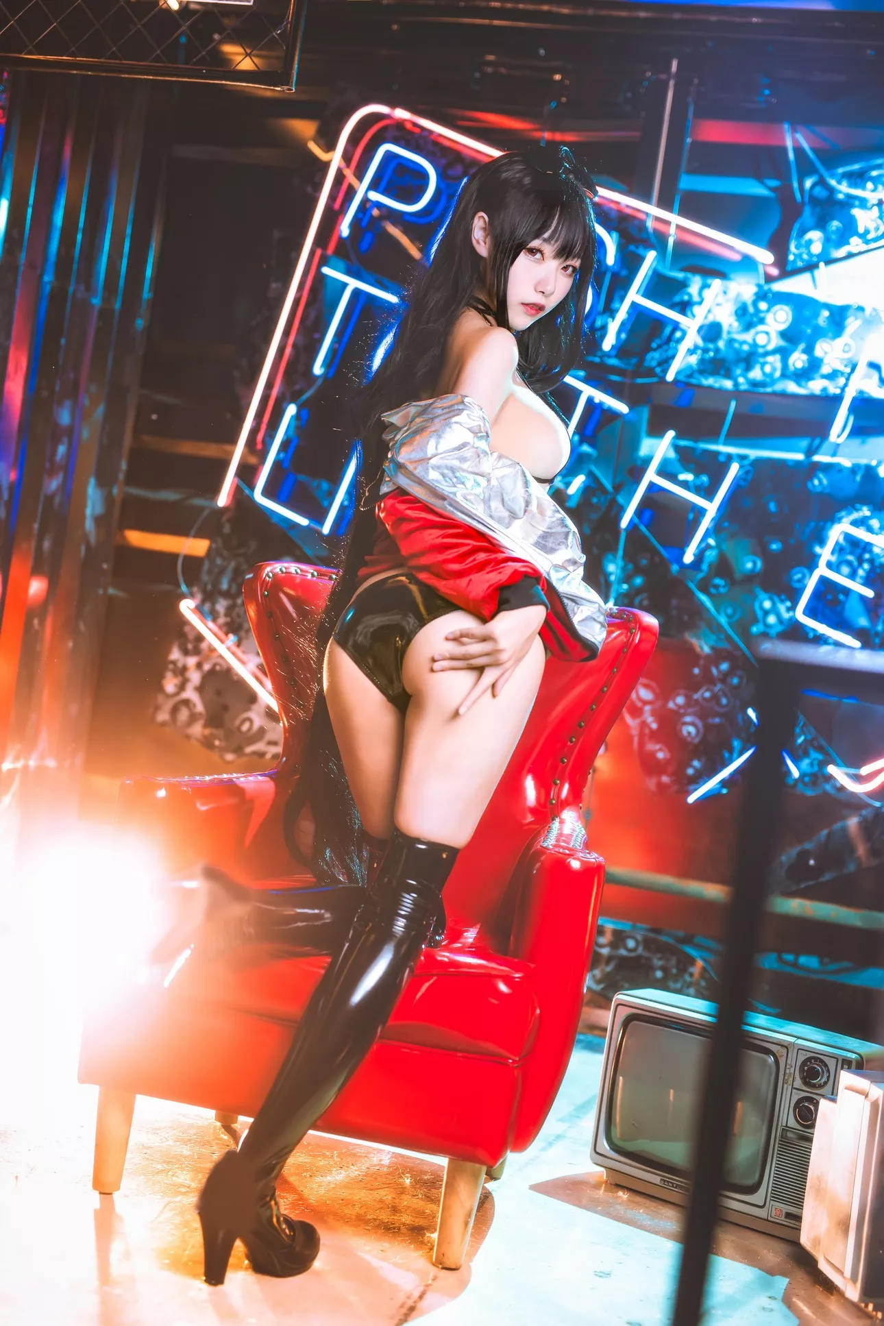 恶魔 ko 佳人 打歌服 碧蓝航线 葵葵】 Taihou 福报 Cosplay 【Momo