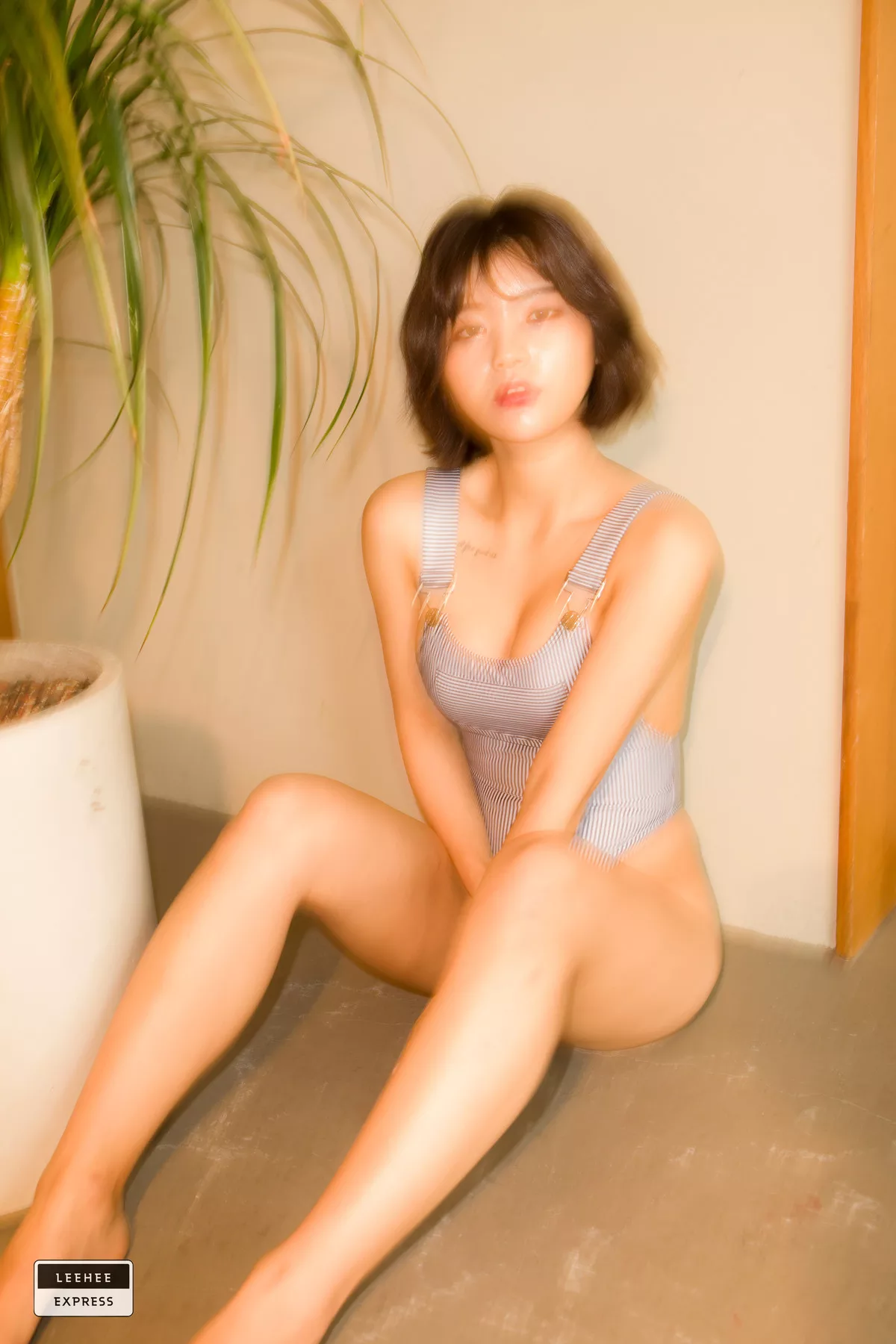 利熙快运】 U.Hwa【LEEHEE 南韩 写真 022B EXPRESS 全集修正 LEDG 美女