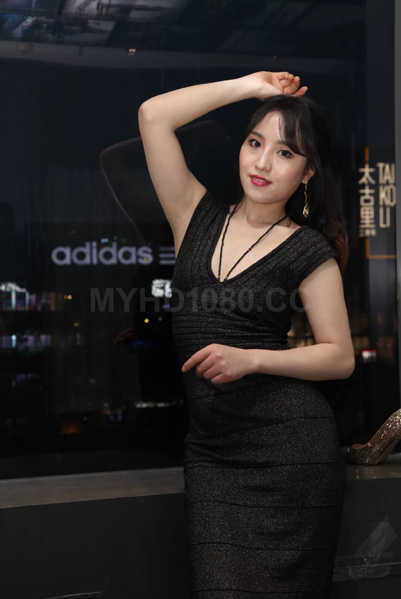 国模 国模 组图 大尺码 含香 私拍 人体 人体