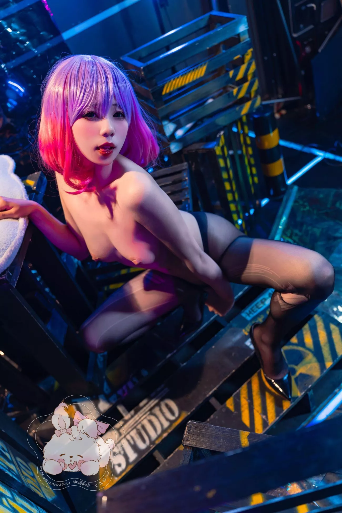 Girl 小兔 咬人小 《Mask Luna》 高质写真摄影
