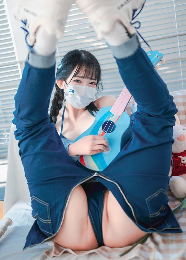 高颜商美模 Aram 清新风流的吉他媚媚
