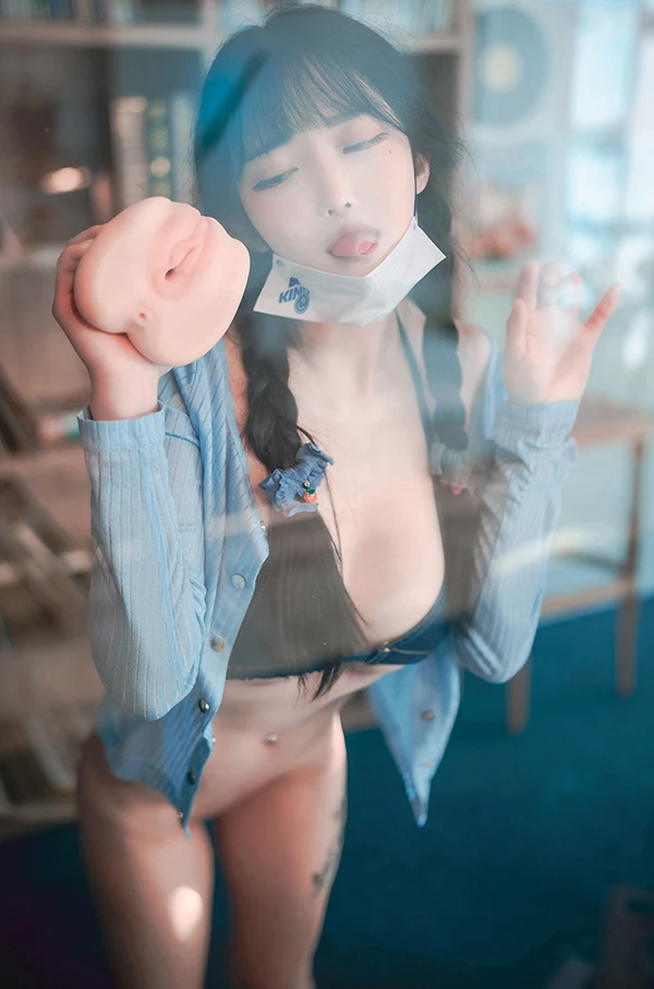 高颜商美模 Aram 清新风流的吉他媚媚