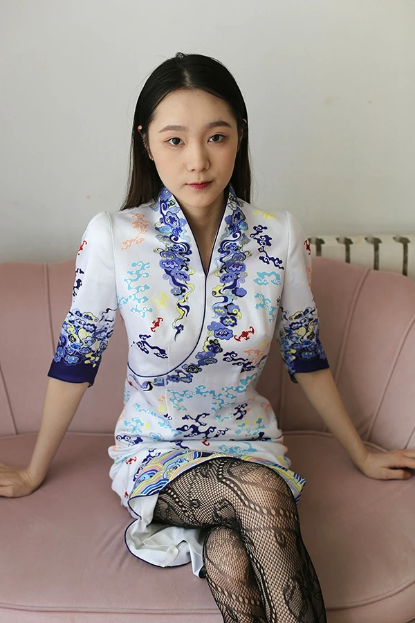 全集修正 人体 套图 高颜商清新学妹小芳下海无遮光
