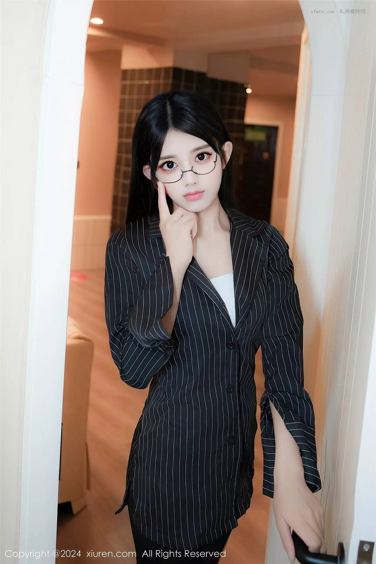 【XIUREN秀人】优质图片 美萌妹 Vol.8802