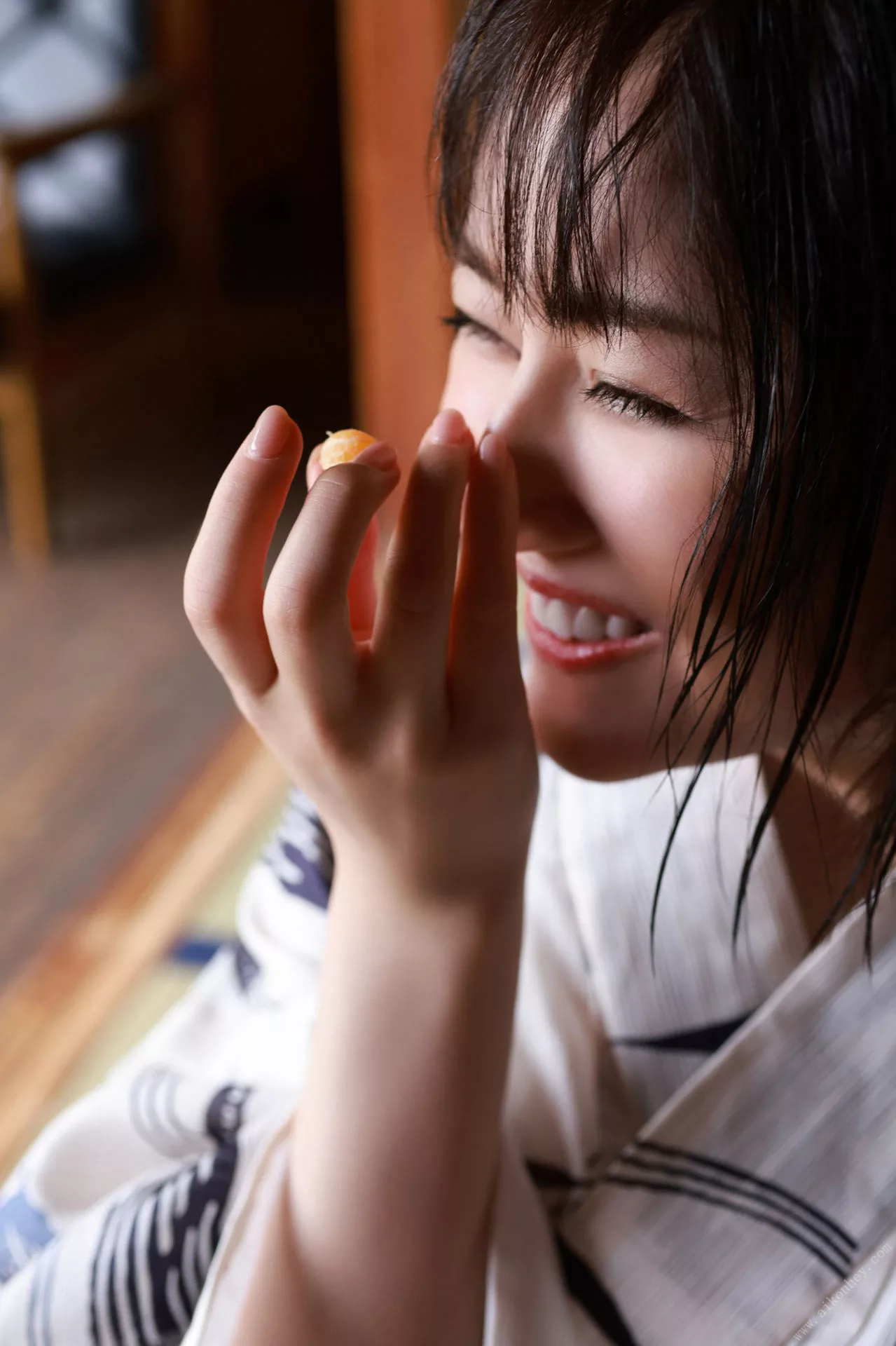 「Ｑｕｅｅｎｓ 新藤まなみfriday摄影集 No.３」 Manami Shindo 全集修正 未公开Ｅｄｉｔｉｏｎ