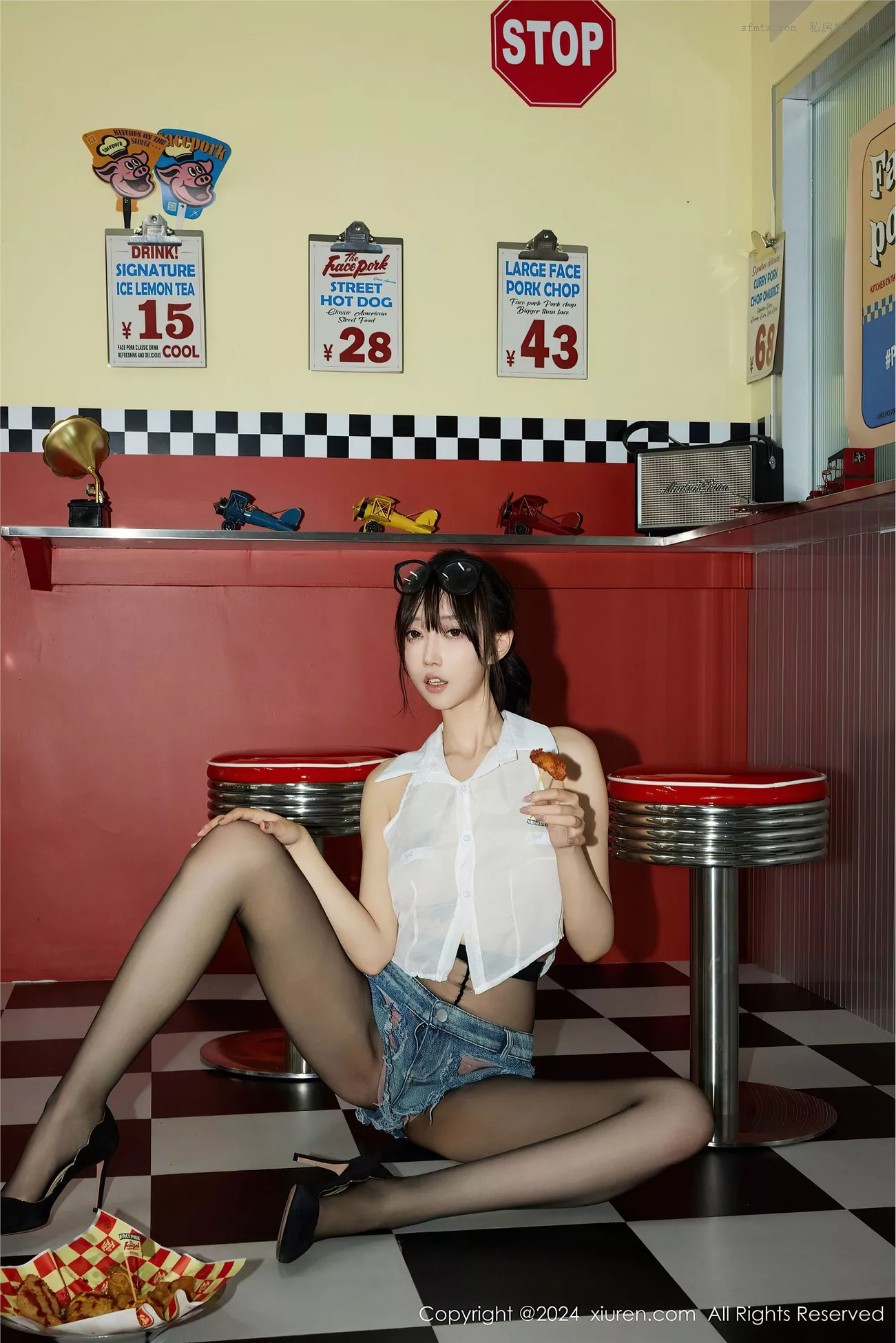 Vol.8811 �h儿�h er 【秀人XiuRen】优质像片