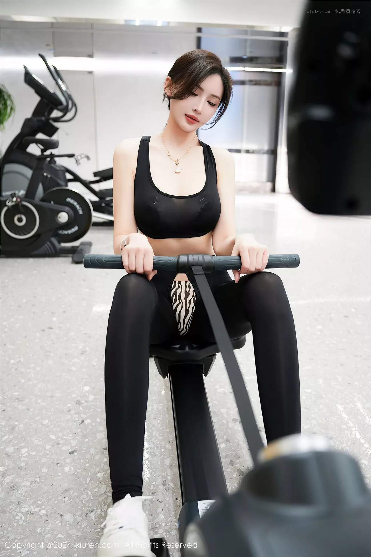 Carol Vol.8810 周妍希 【XIUREN秀人】高清像片 X