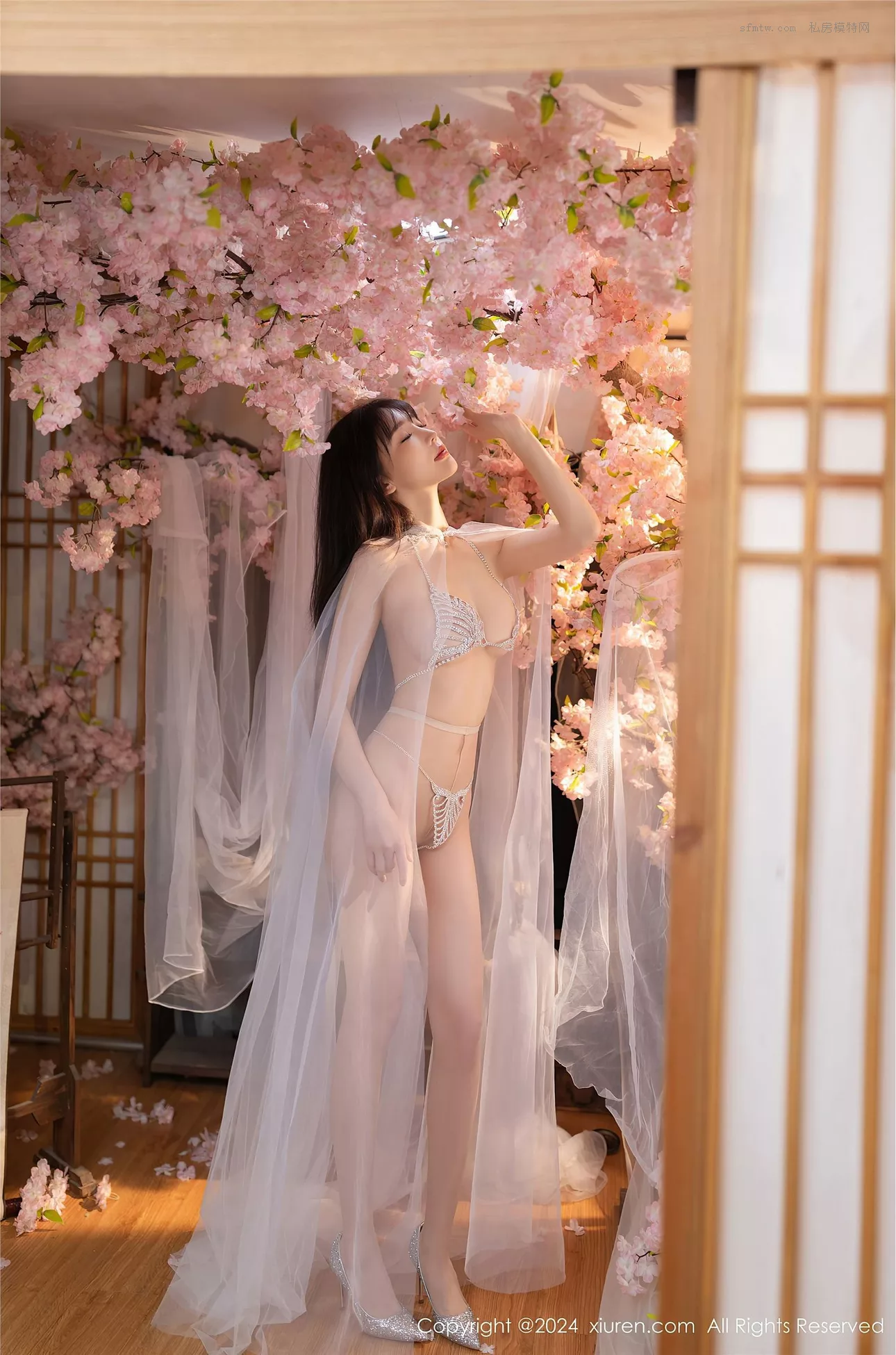【XiuRen秀人】高品质图像 陆萱萱 No.8807