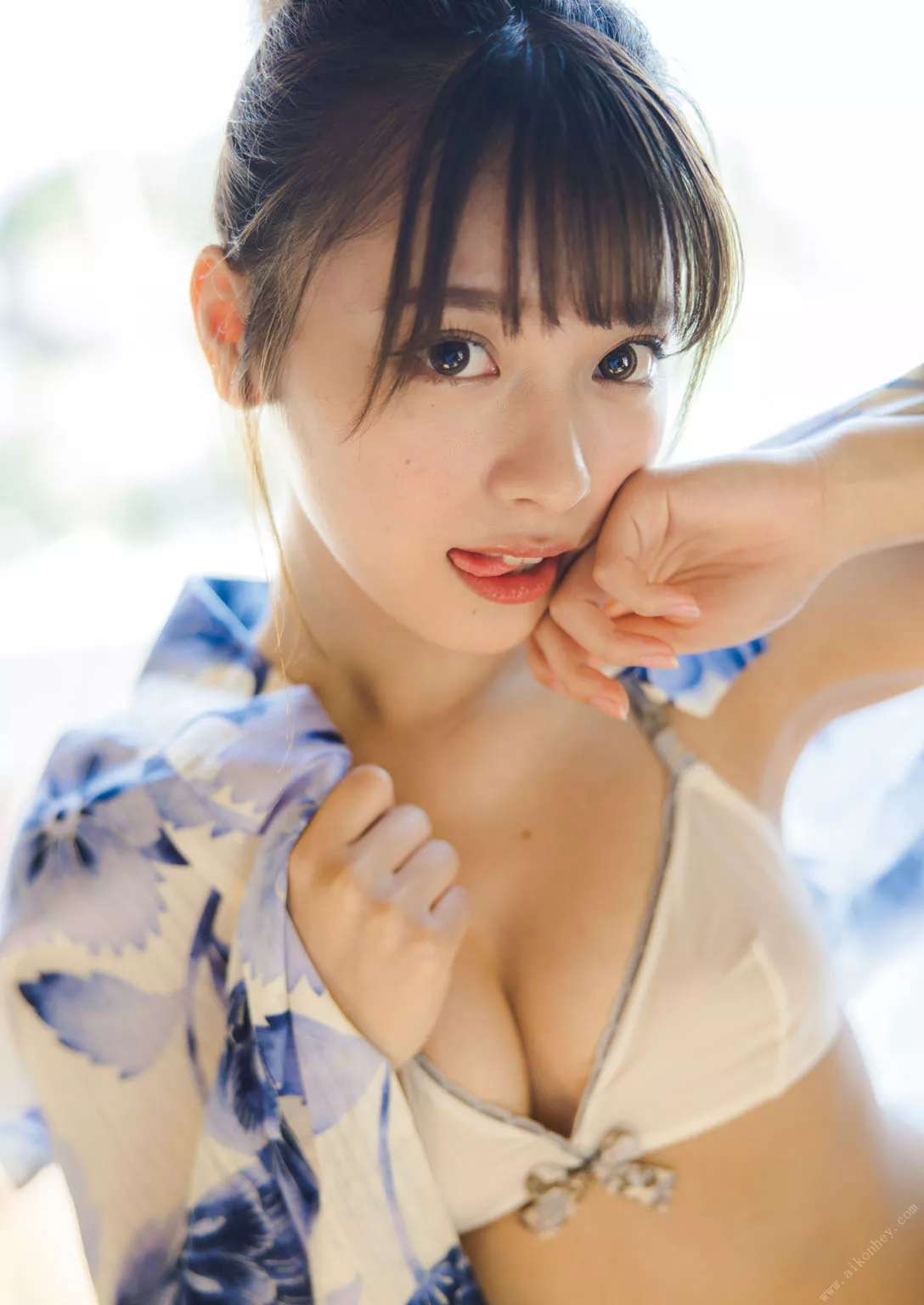 摄影组图 2022 嫩模 杰作选 まるぴ周 PREMIUM 超清 日本 上半 MARUPI