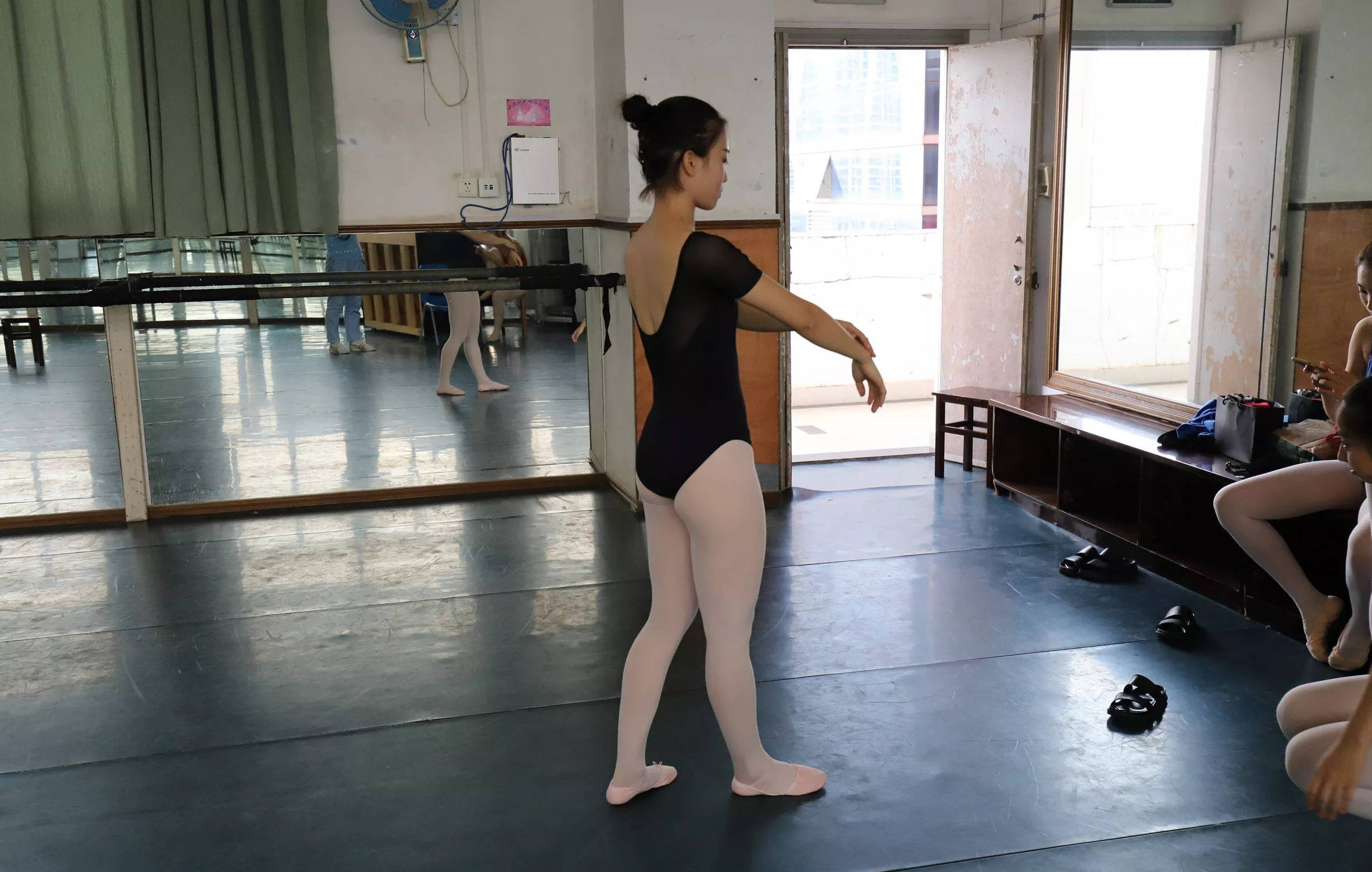 【大西瓜图集】 W004 多色舞蹈服3【129P】