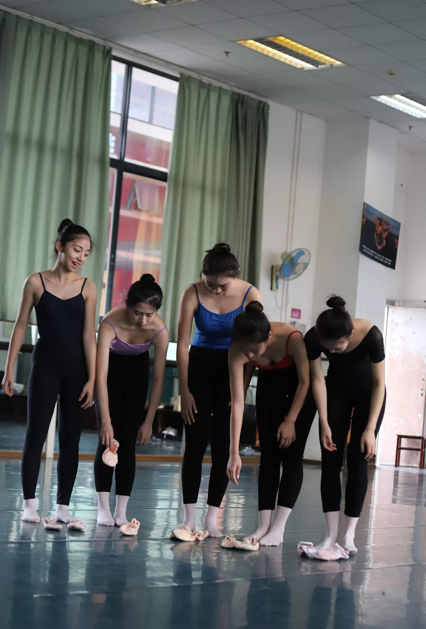 【大西瓜图集】 W004 多色舞蹈服3【129P】