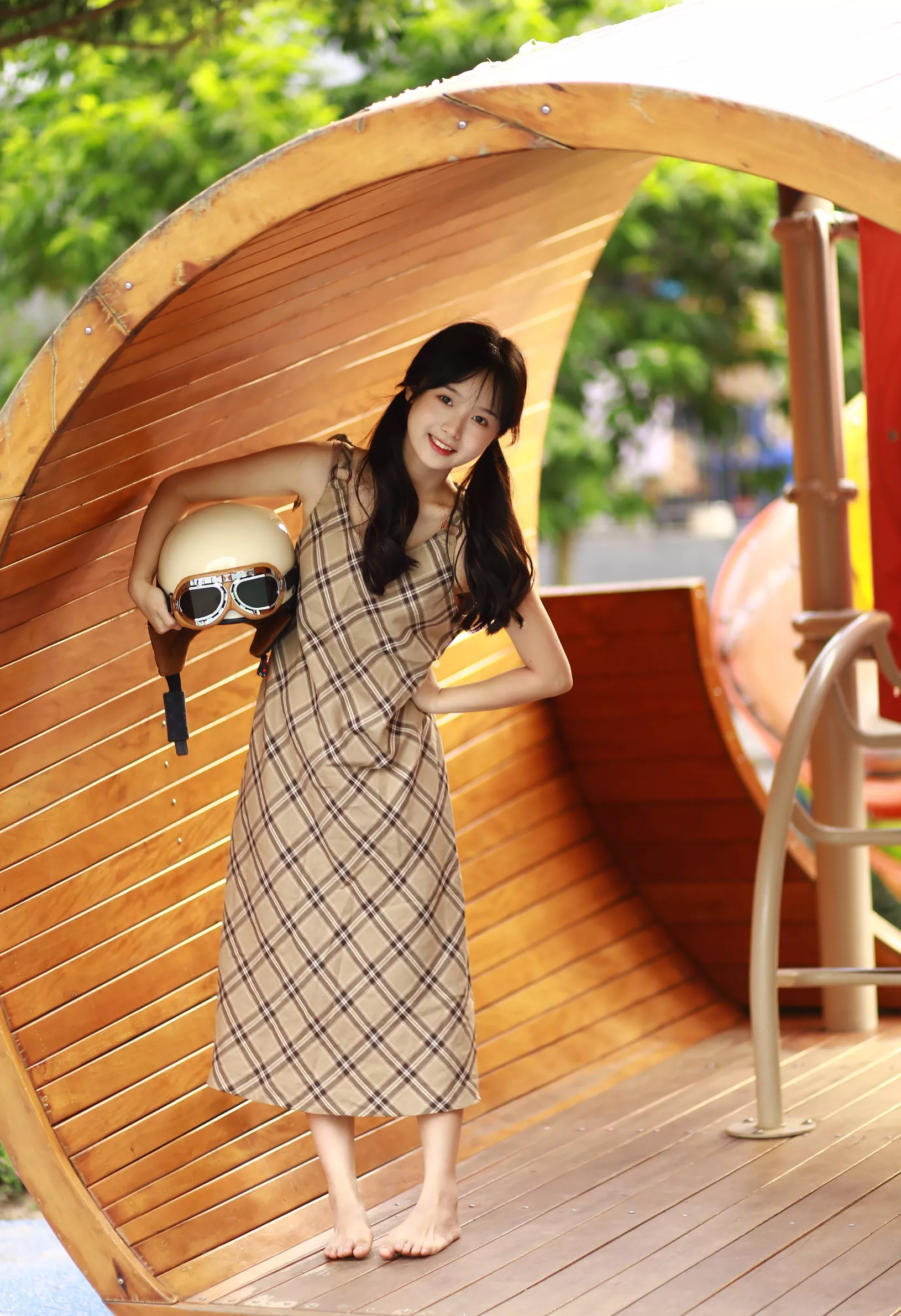 【YITUYU艺图语】2022.10.06 至春禾【21+1P／209MB】 游乐园记