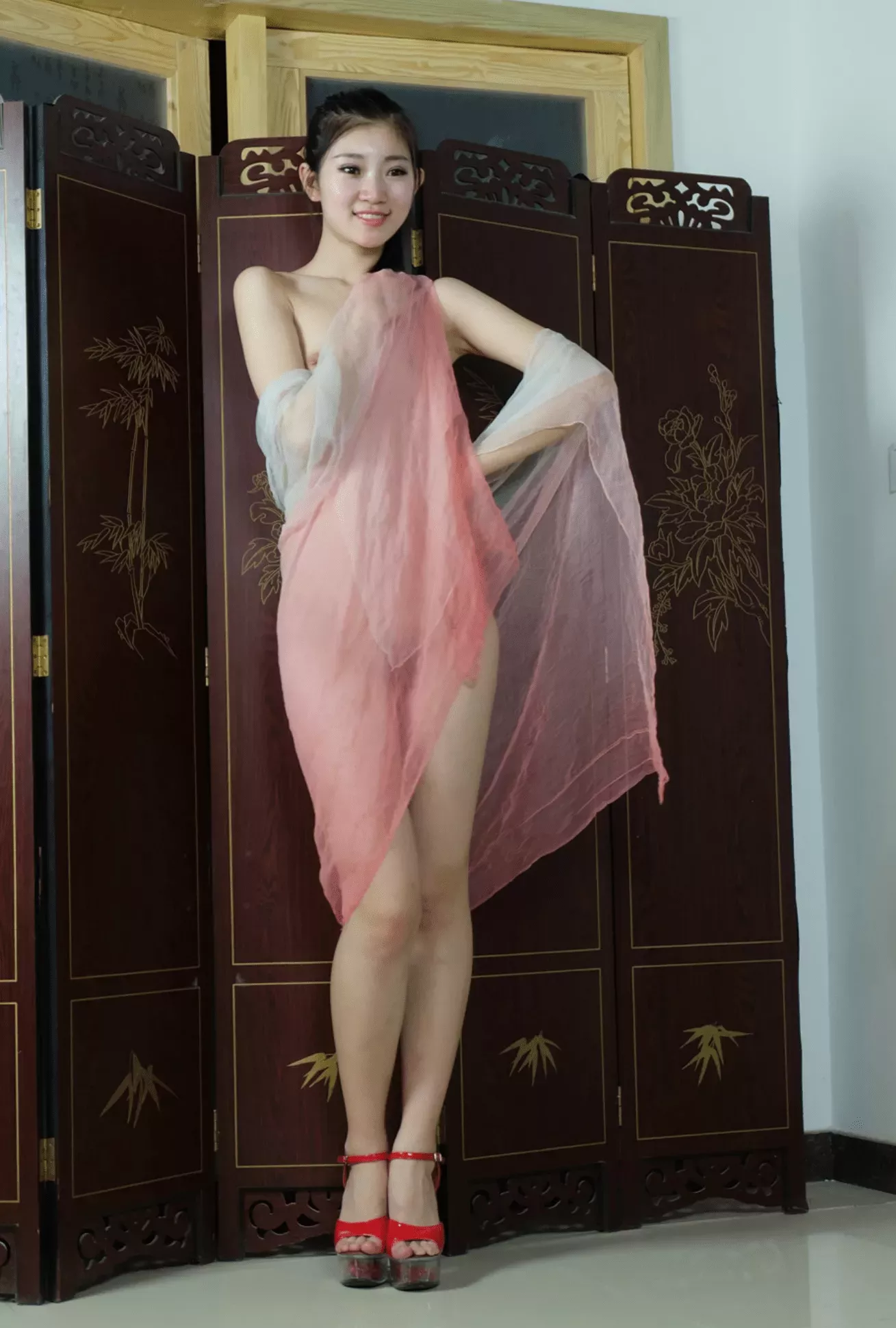 DDY (提亚西西) 01 【陆模私房组列】 Pantyhose辣模裸体私房 陆模-馨芯