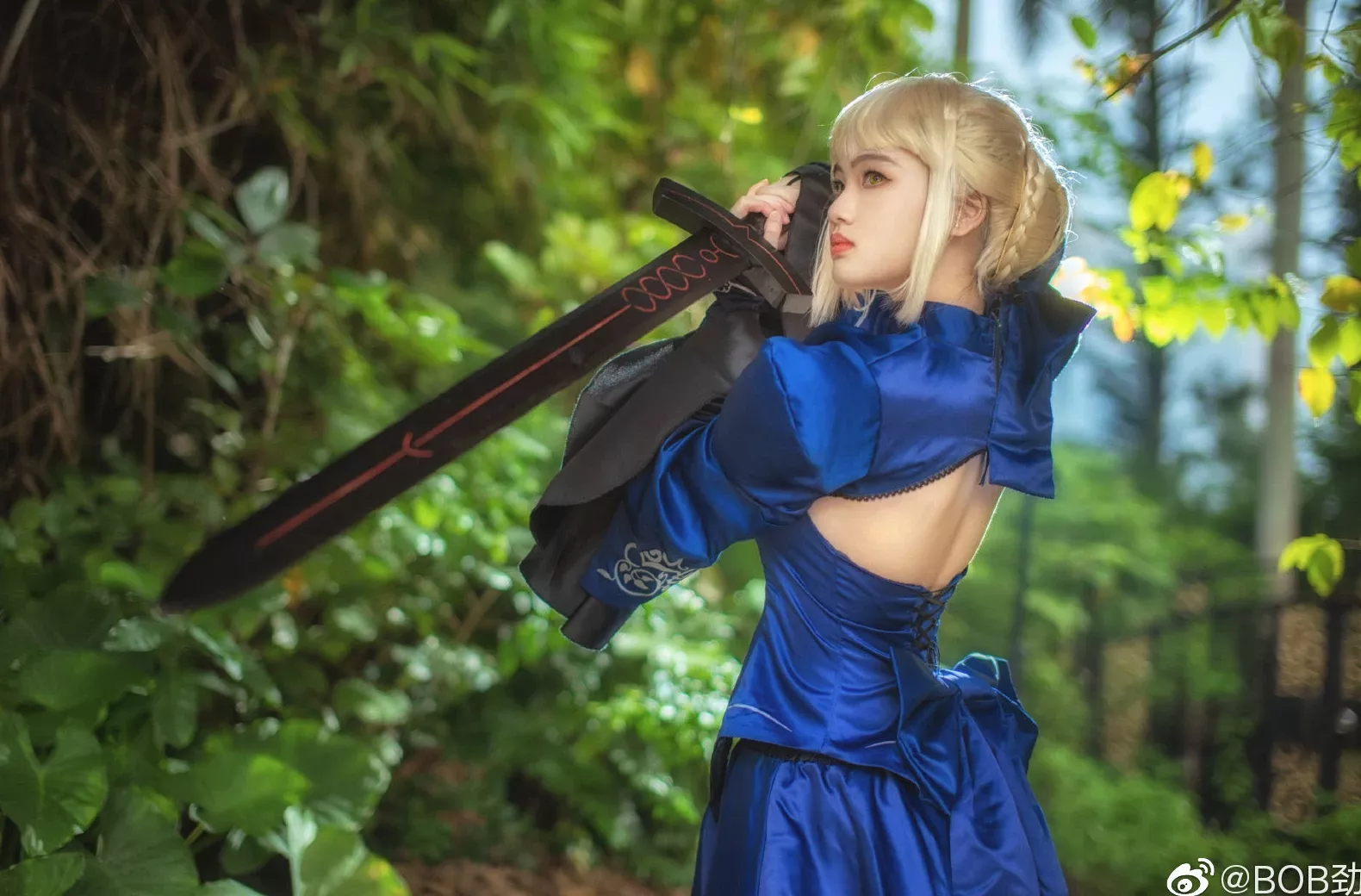 (写真： 美女cosplay (9P) BOB劲) 阿尔托莉雅・潘德拉贡 FATE Karaoke文