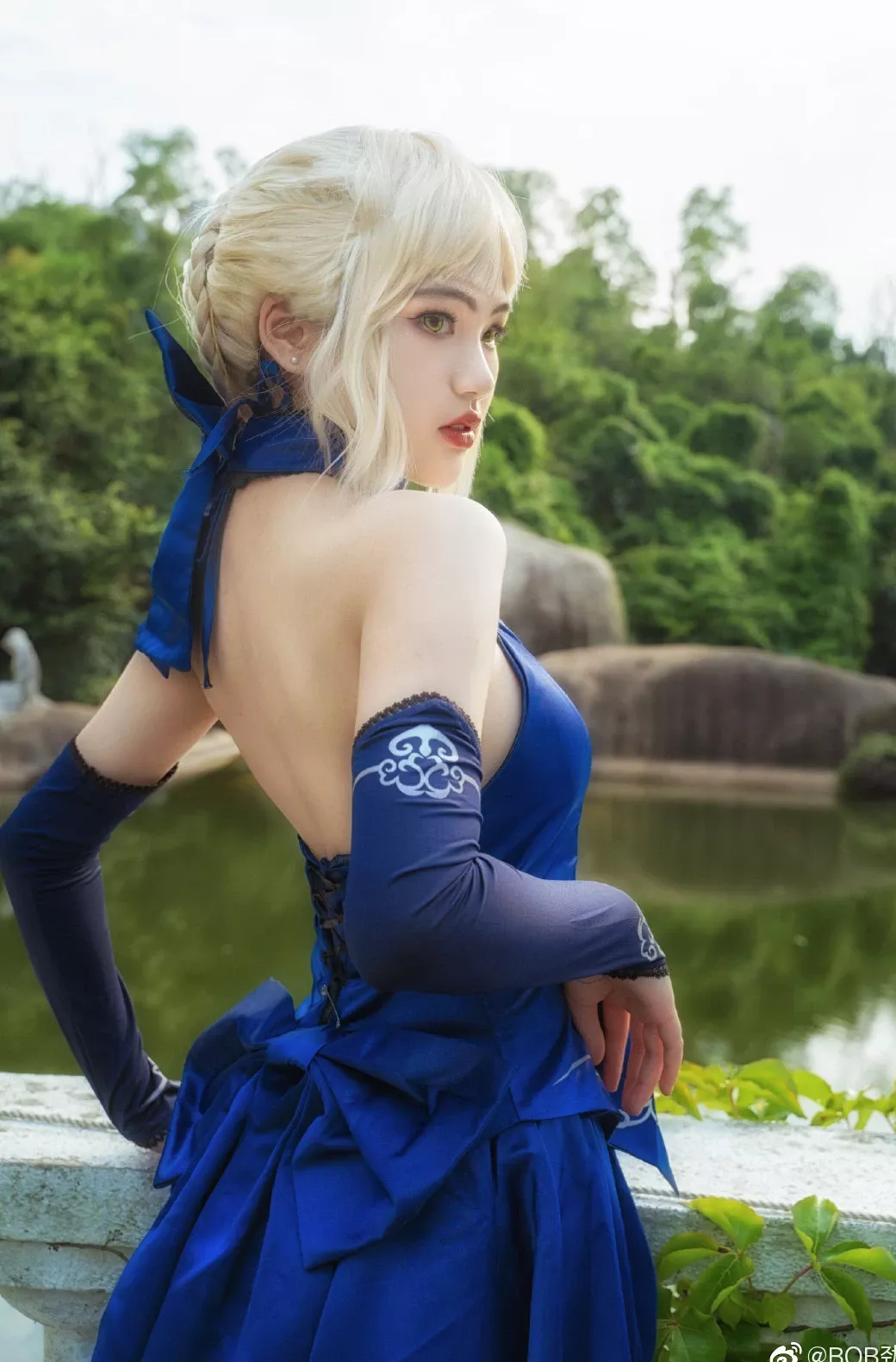 (写真： 美女cosplay (9P) BOB劲) 阿尔托莉雅・潘德拉贡 FATE Karaoke文