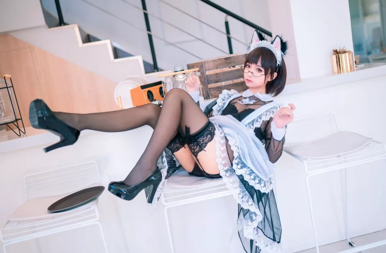 蠢沫沫透亮佣人 美女cosplay