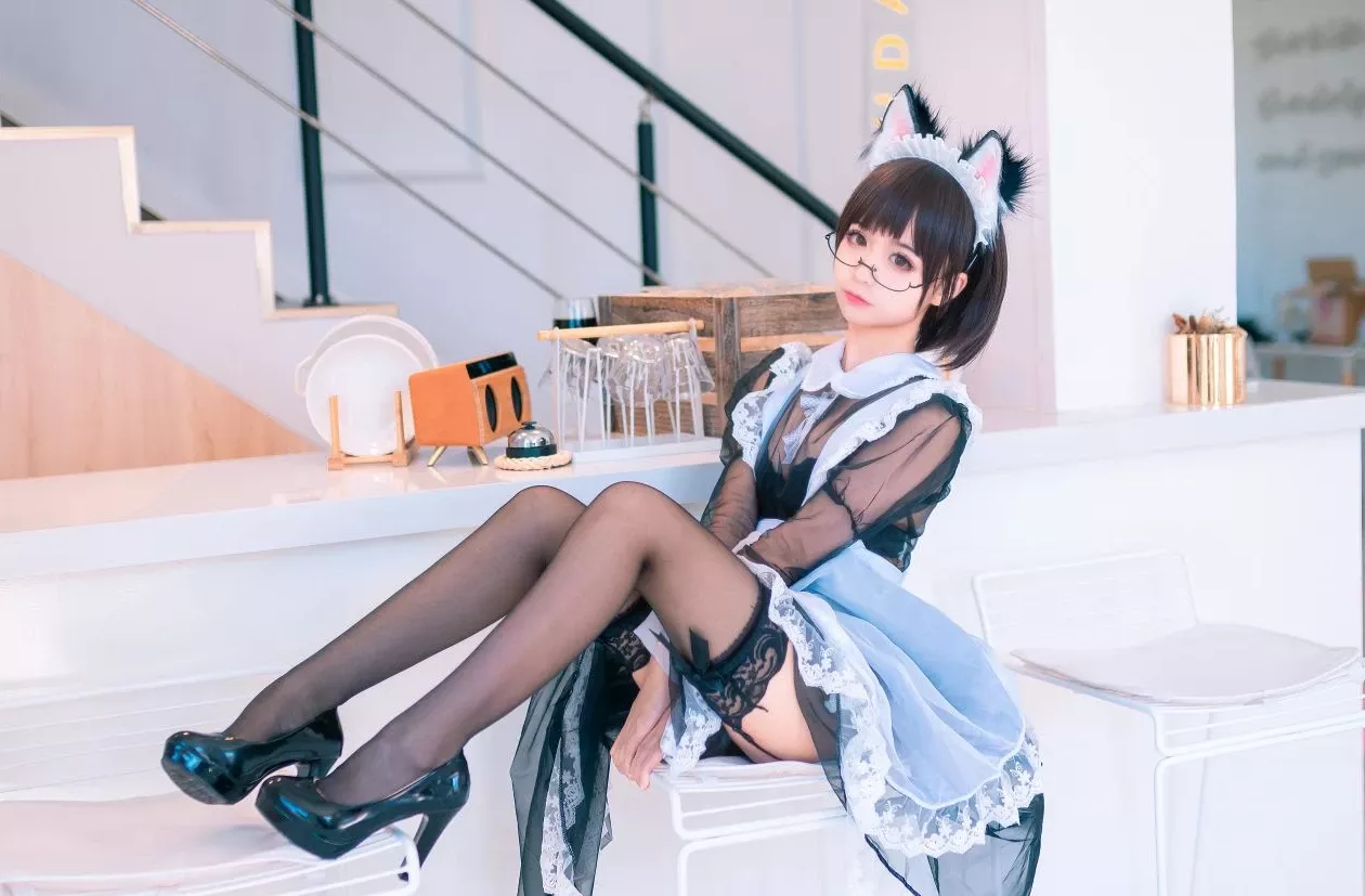 蠢沫沫透亮佣人 美女cosplay