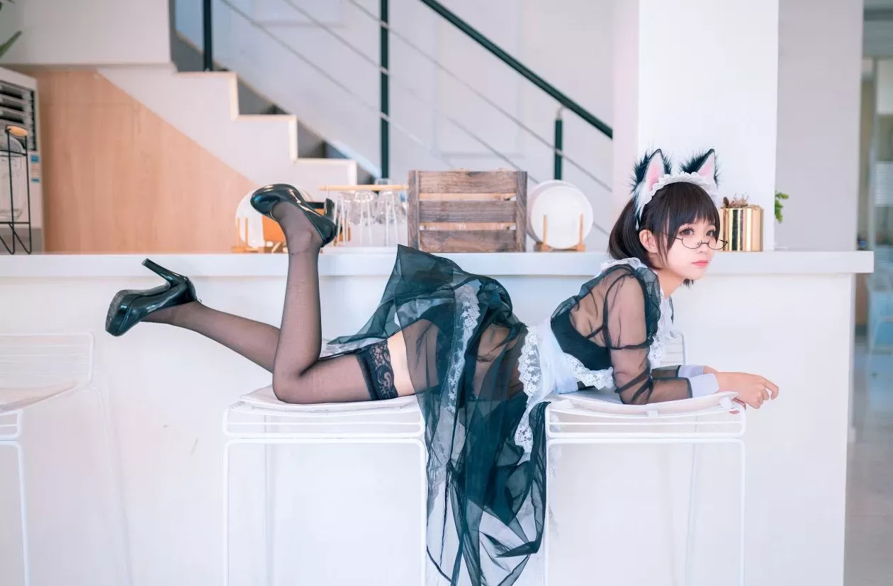 蠢沫沫透亮佣人 美女cosplay