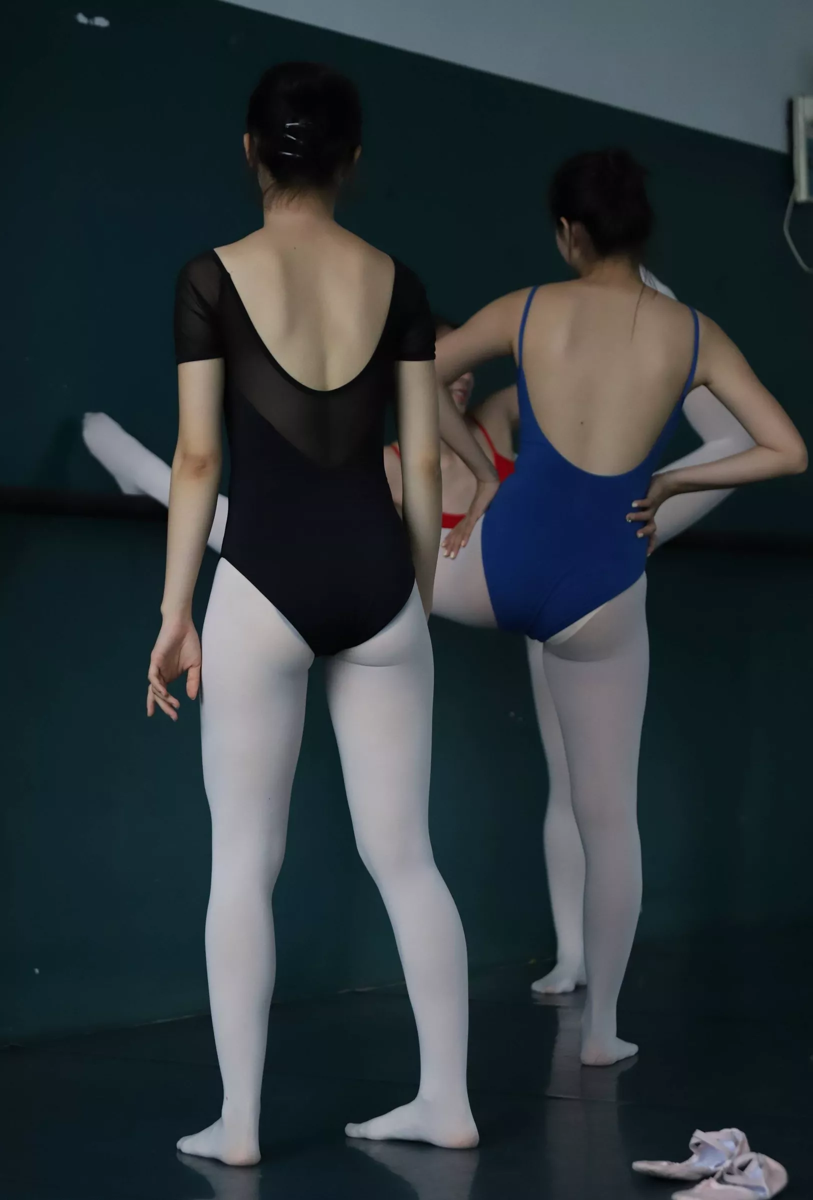 W004 【大西瓜组图】 多色舞蹈服2【129P】