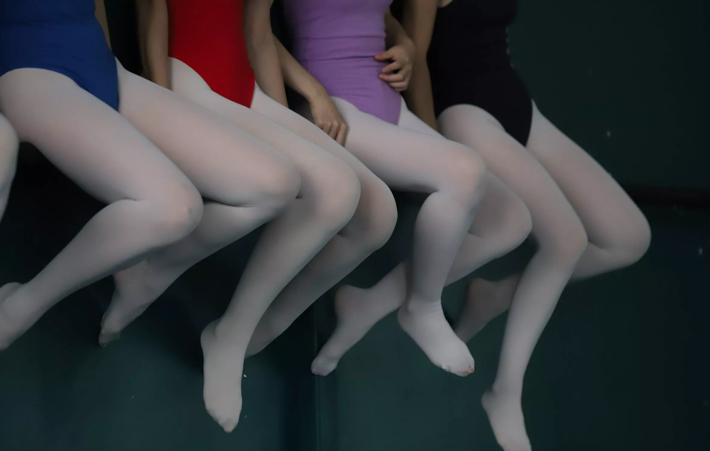 W004 【大西瓜组图】 多色舞蹈服2【129P】