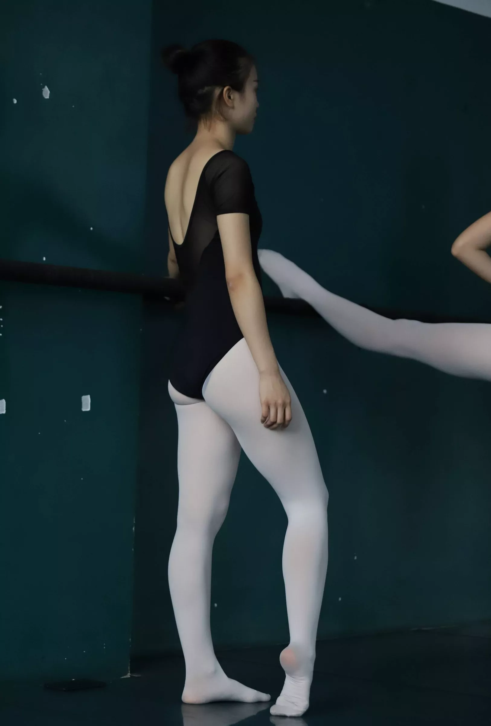 W004 【大西瓜组图】 多色舞蹈服2【129P】