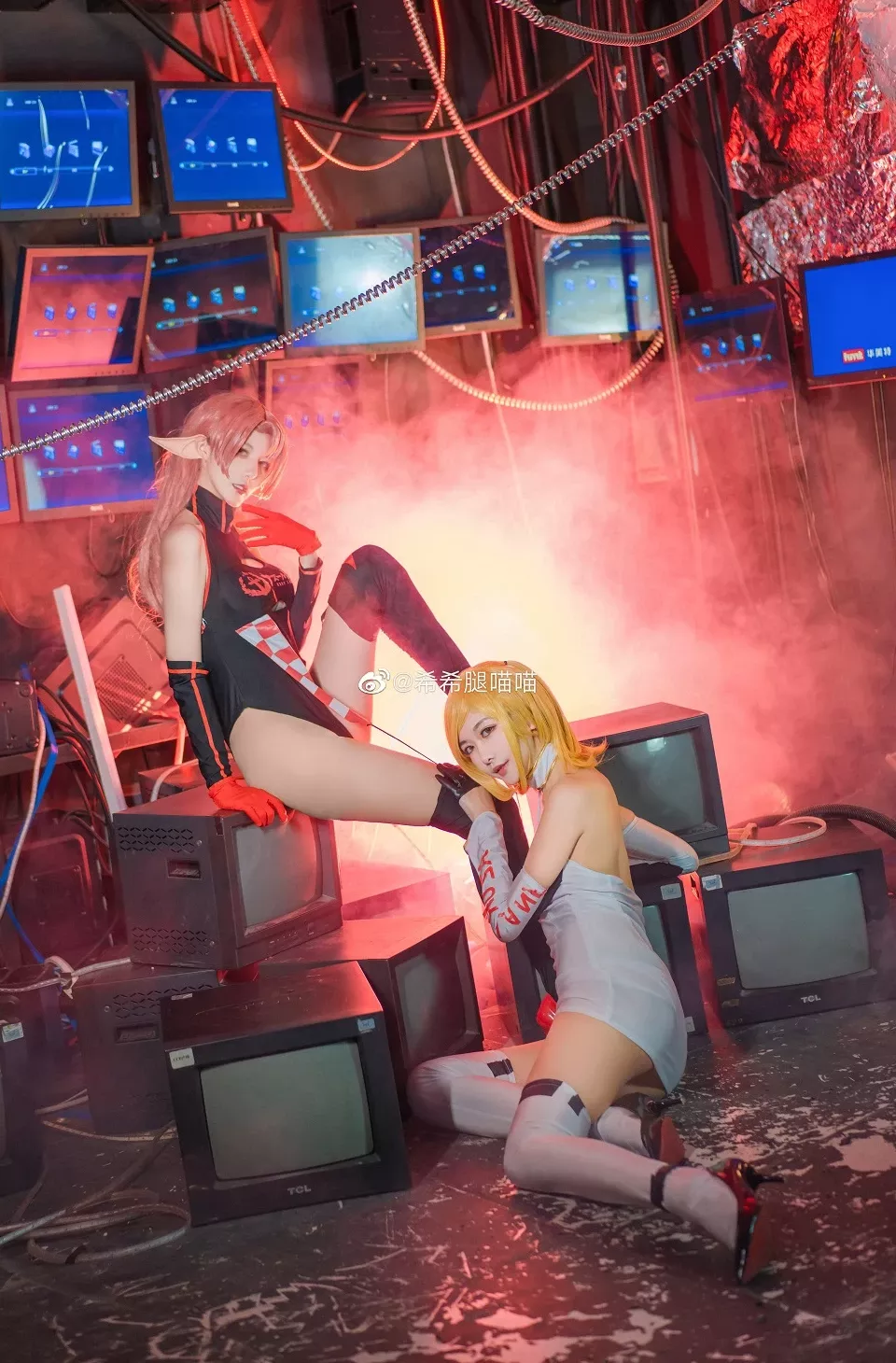 黑魔法师夜子、威尔斯： 希希腿喵喵 丽人cosplay 约克公爵： (9P) 碧蓝航线