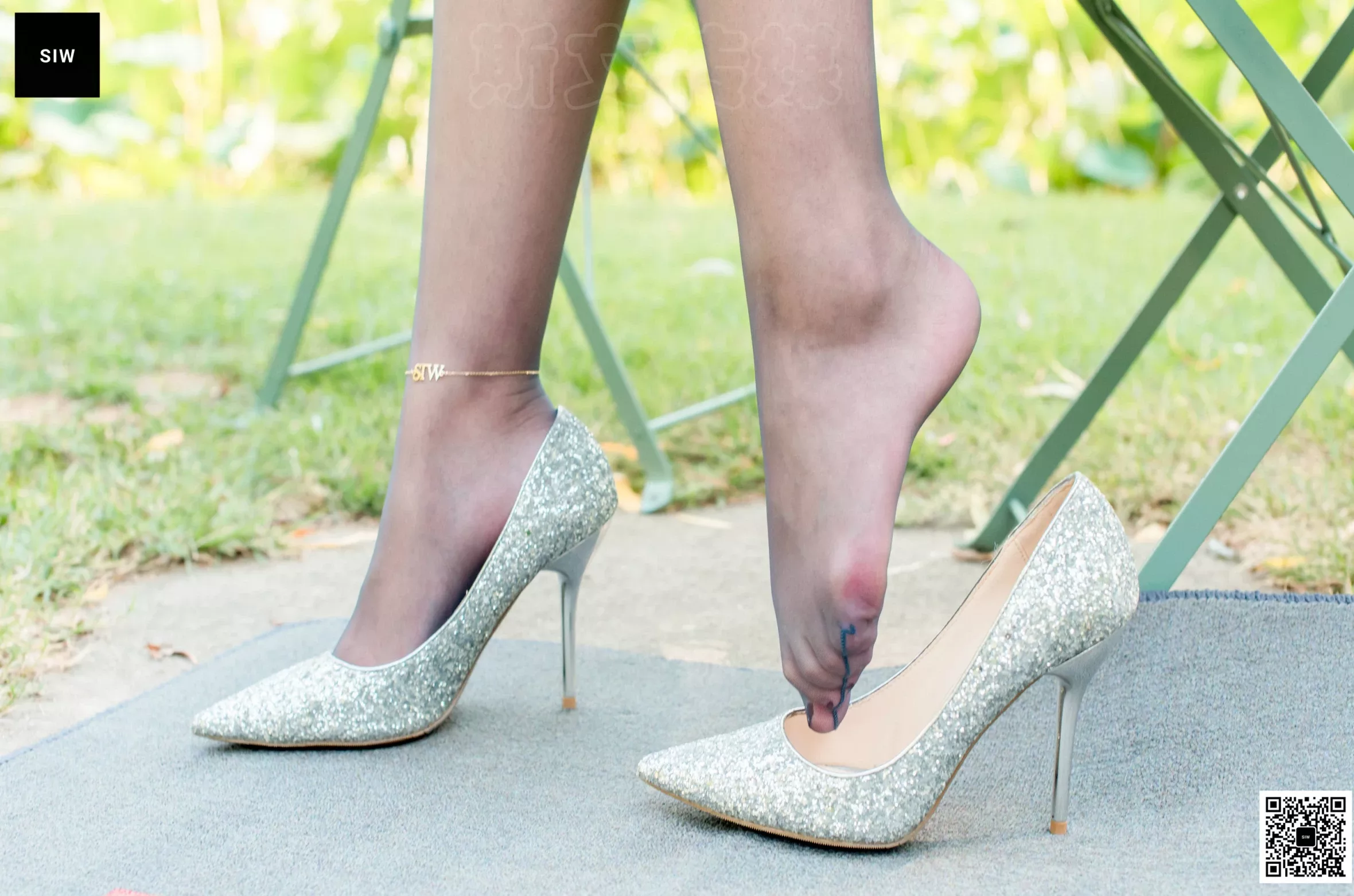 【SIW斯文传媒系列】 黑色网纱碎花长袖连衣裙龙哥【63P】