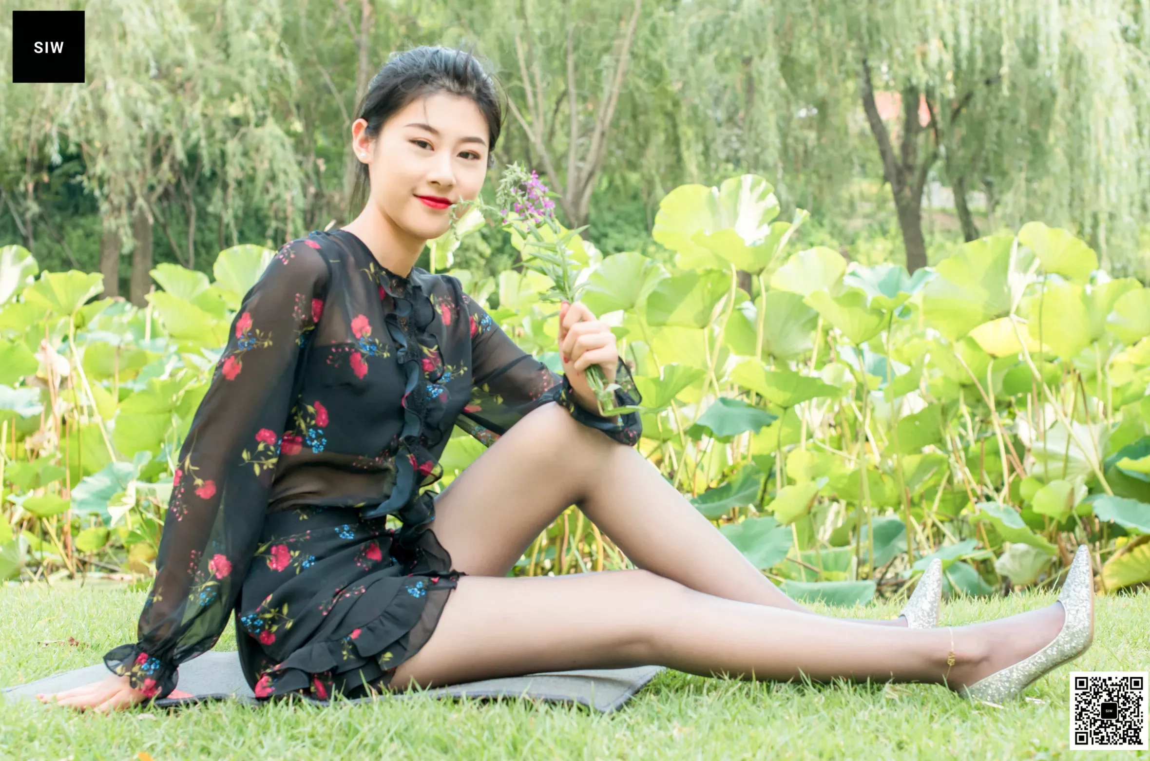 【SIW斯文传媒系列】 黑色网纱碎花长袖连衣裙龙哥【63P】