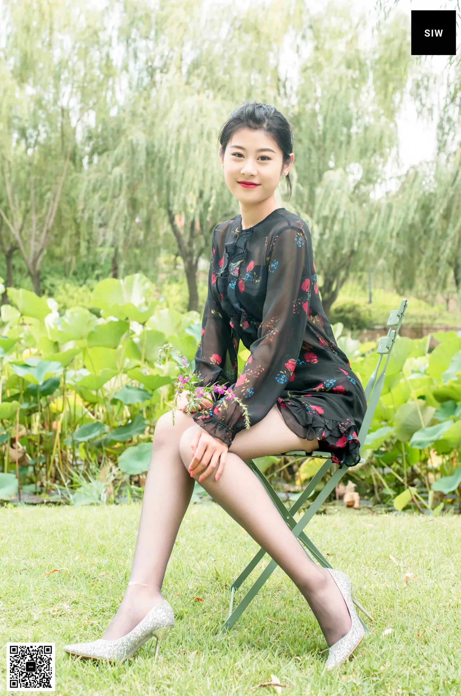 【SIW斯文传媒系列】 黑色网纱碎花长袖连衣裙龙哥【63P】