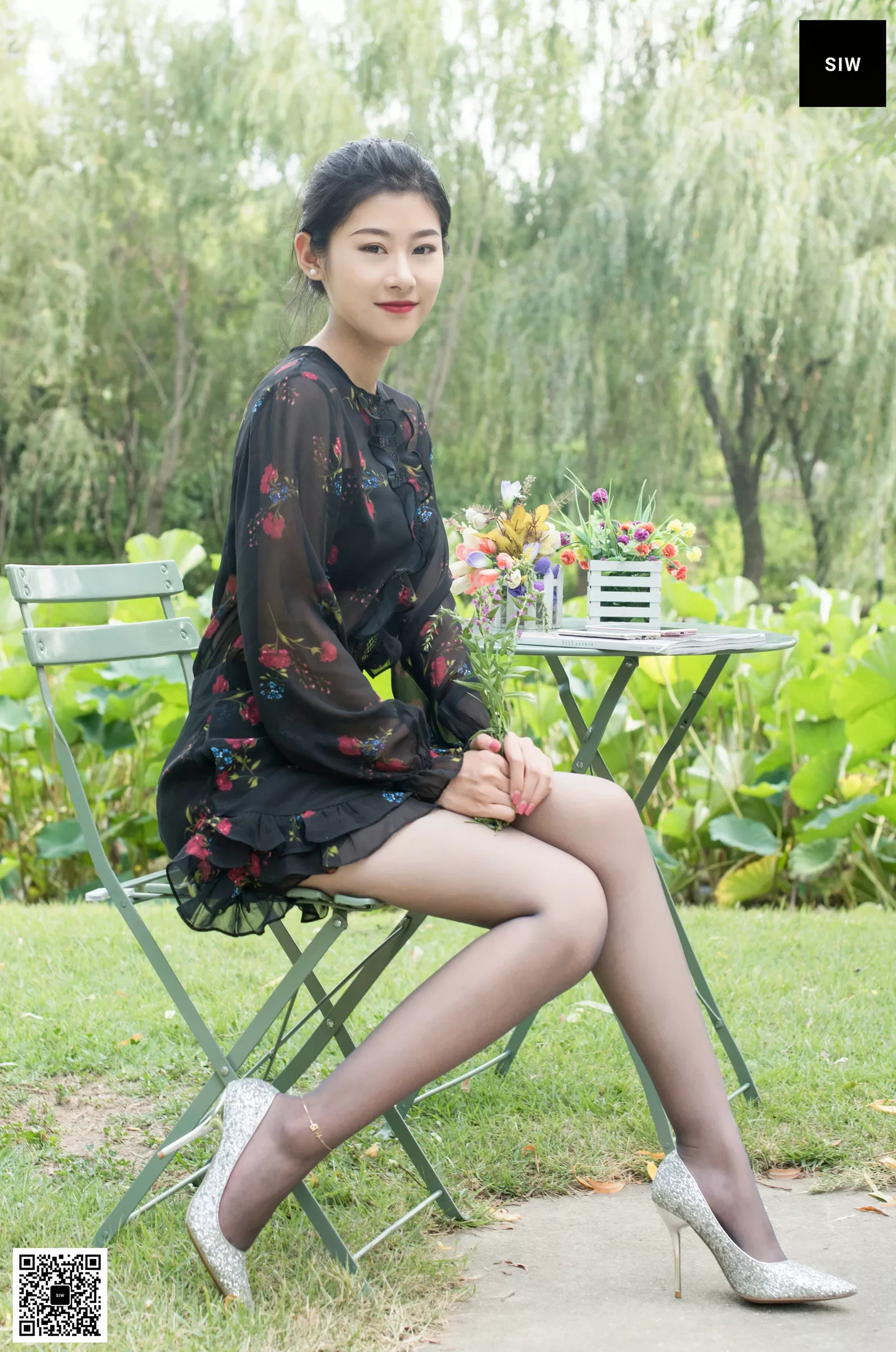 【SIW斯文传媒系列】 黑色网纱碎花长袖连衣裙龙哥【63P】