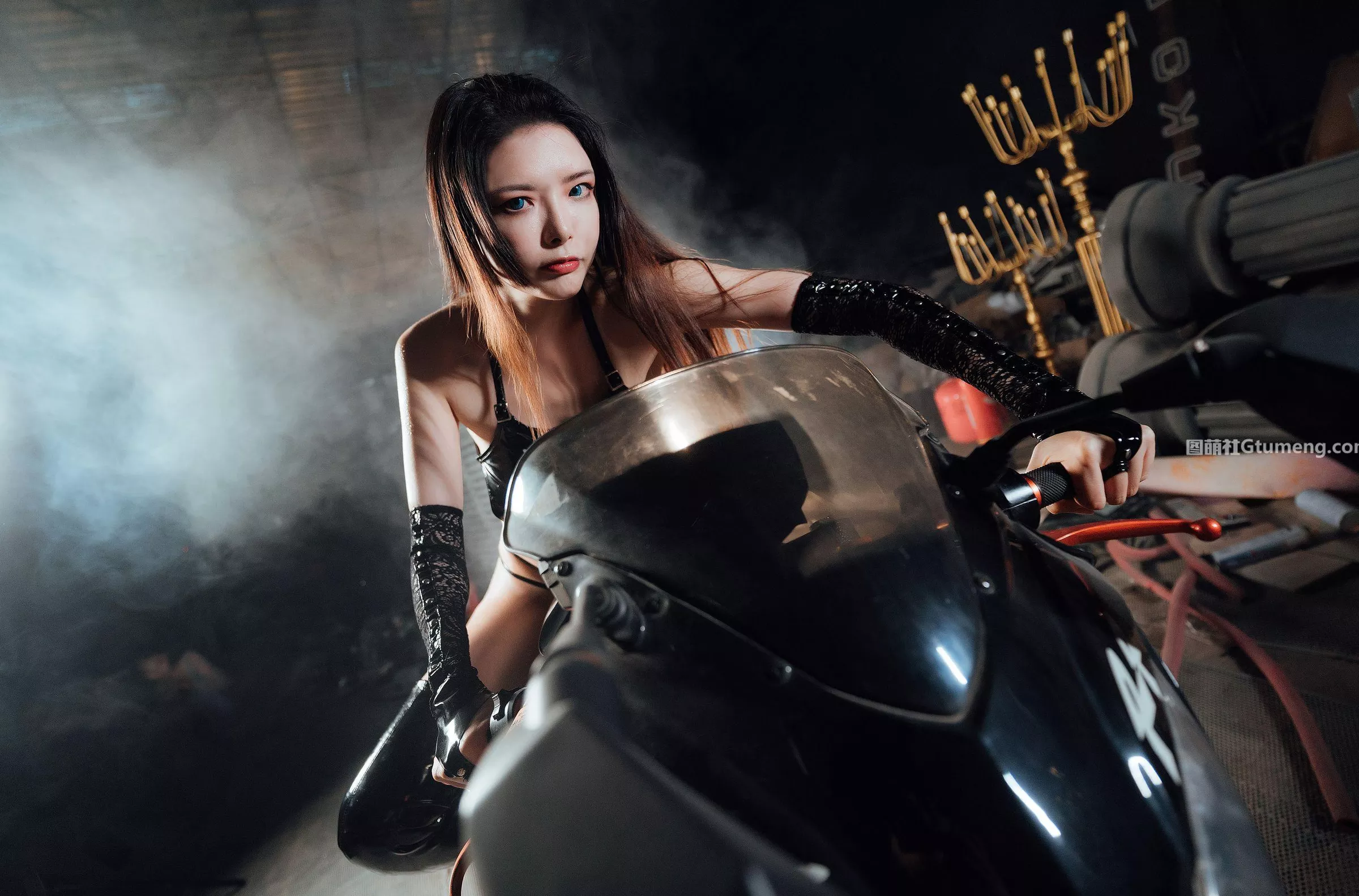 未归类妩媚写真 秋和柯基《秋带你去兜风：机魂肚兜2》 佳人丧志