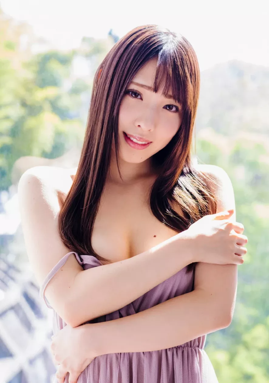 (81P) 花白斗 《Drop， Hole》 写真集