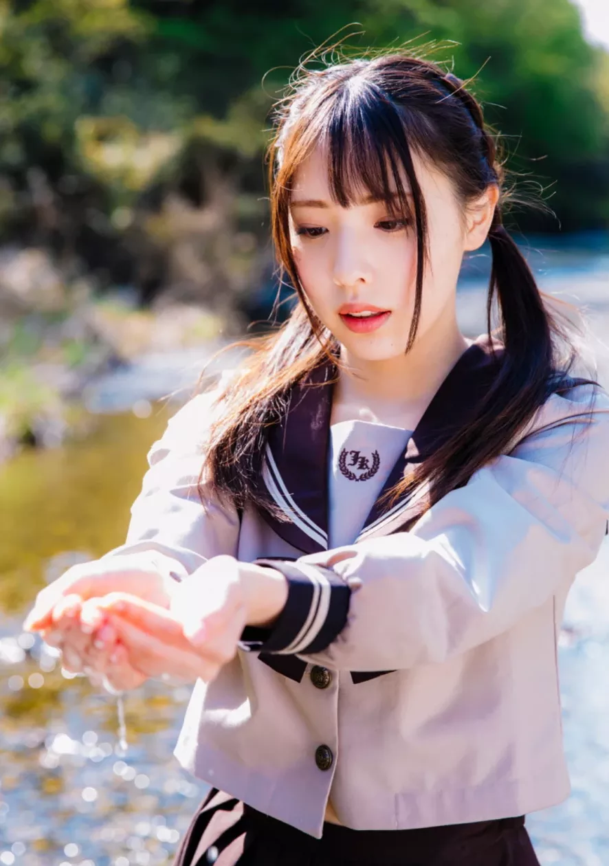 (81P) 花白斗 《Drop， Hole》 写真集