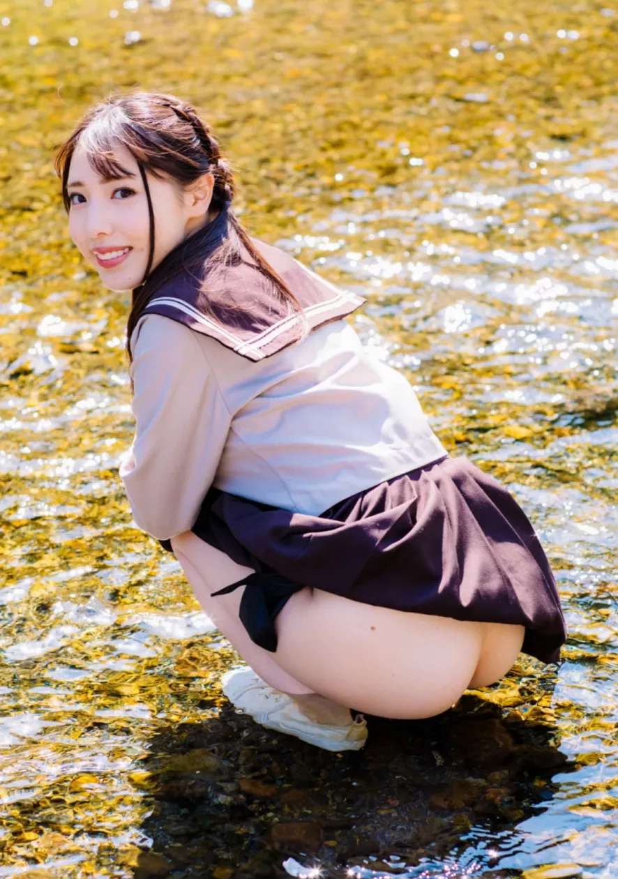 (81P) 花白斗 《Drop， Hole》 写真集