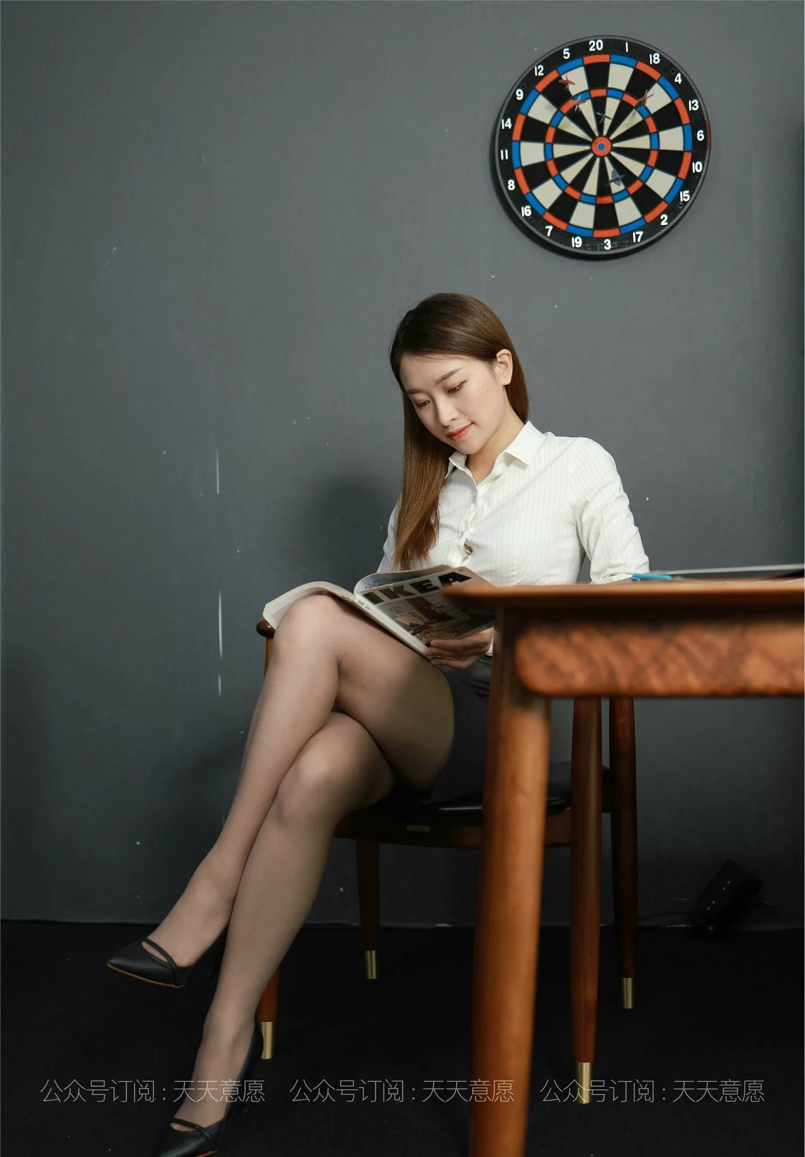 2021.08.08 【异思趣向iess】 丝享家883：小婕《女神开例会》【95P】