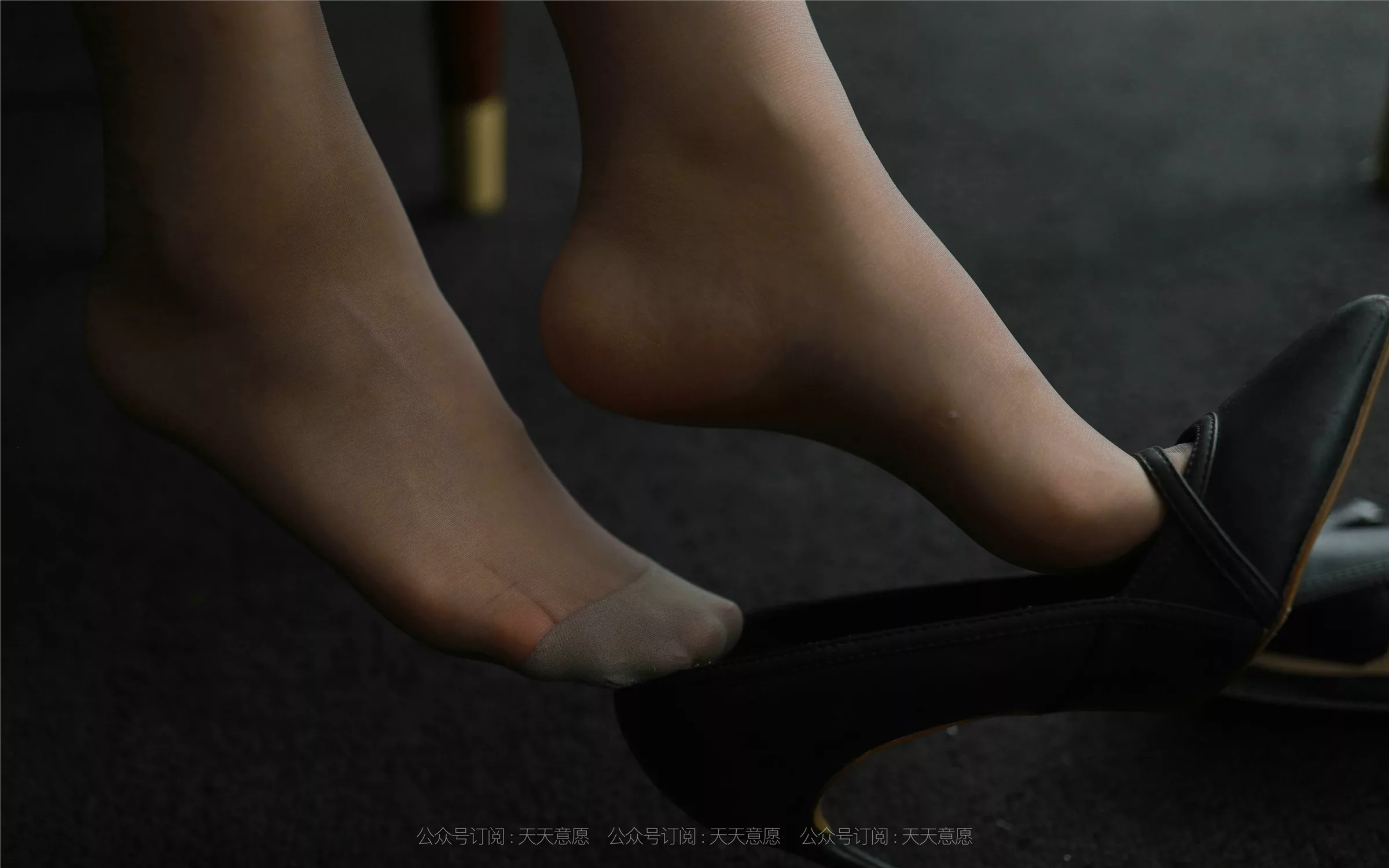 2021.08.08 【异思趣向iess】 丝享家883：小婕《女神开例会》【95P】