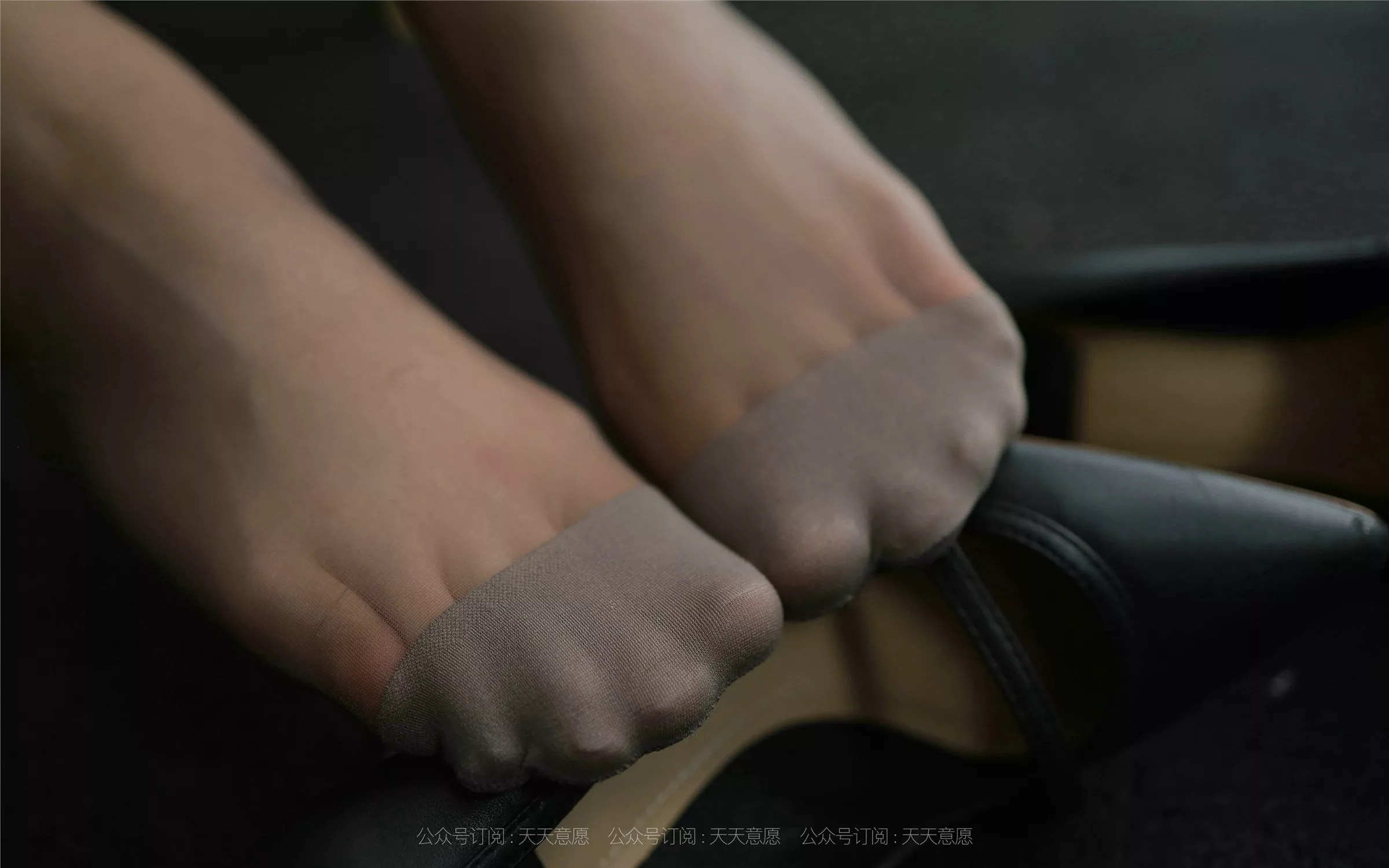 2021.08.08 【异思趣向iess】 丝享家883：小婕《女神开例会》【95P】