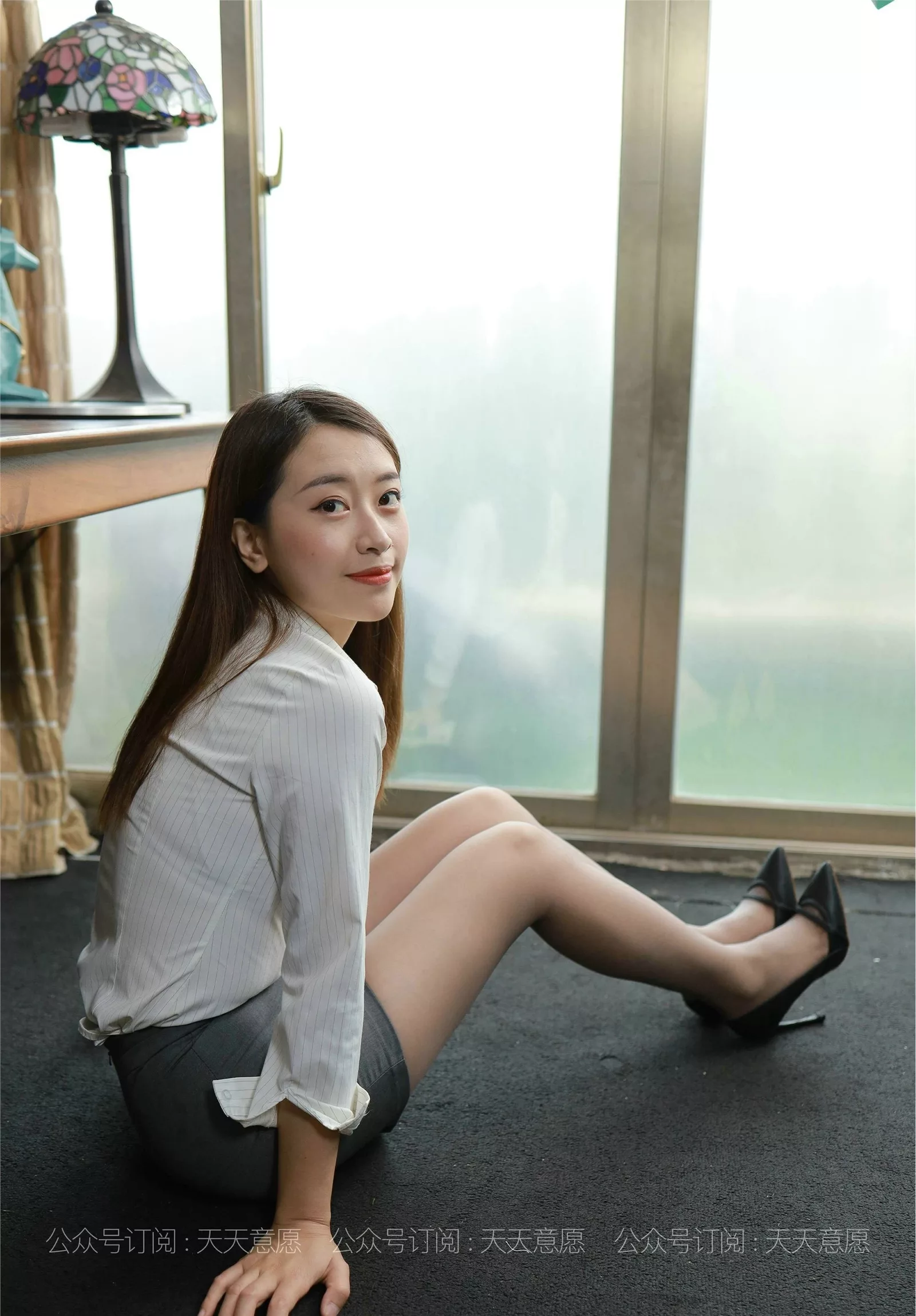 2021.08.08 【异思趣向iess】 丝享家883：小婕《女神开例会》【95P】